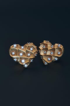 18k Gold Heart Diamond Stud Earrings With Coral Texture - Italian Jewelry