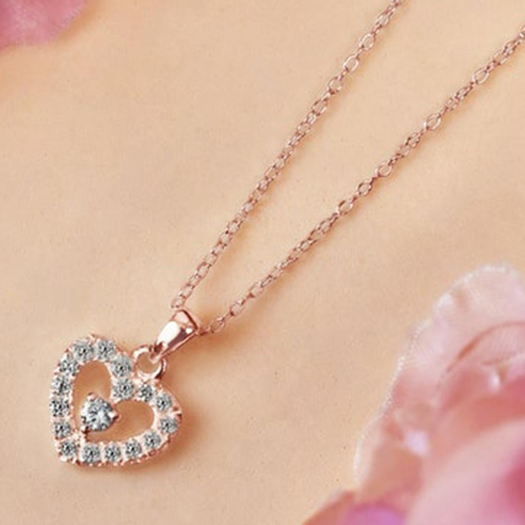 Herzförmige Diamant-Halskette aus 18 Karat Gold mit Diamanten im Zustand „Neu“ im Angebot in Bangkok, TH