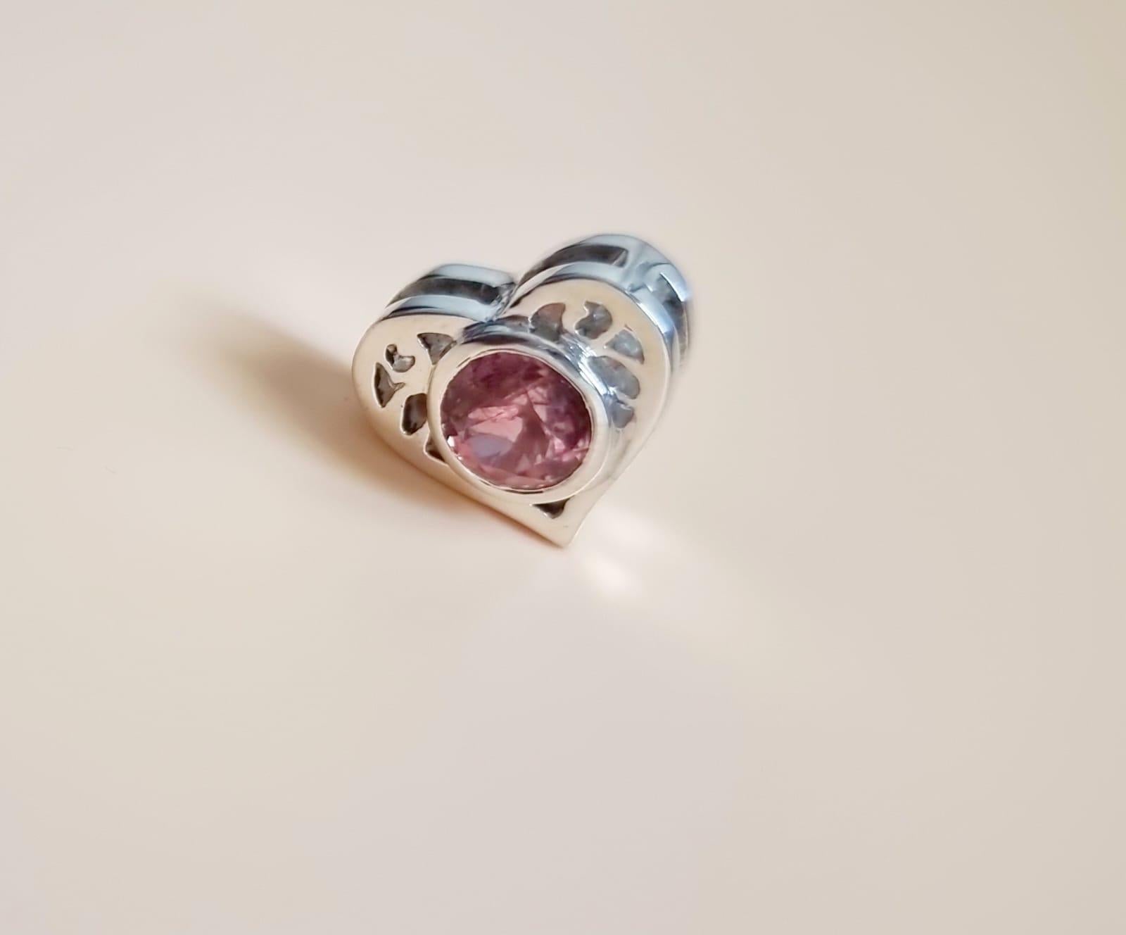 Colgante de oro de 18 quilates en forma de corazón con turmalina rosa natural de 4 ct en venta 2