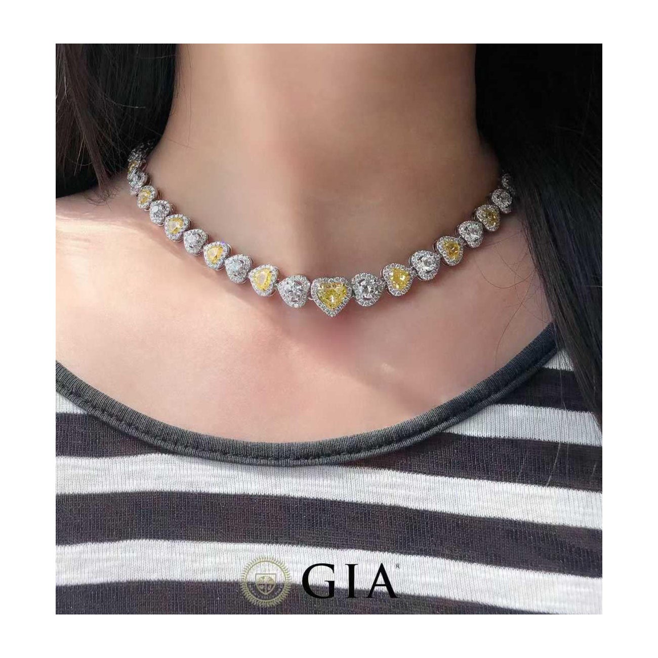 Collana di diamanti gialli a forma di cuore in oro 18 carati con certificazione GIA 10ct in vendita