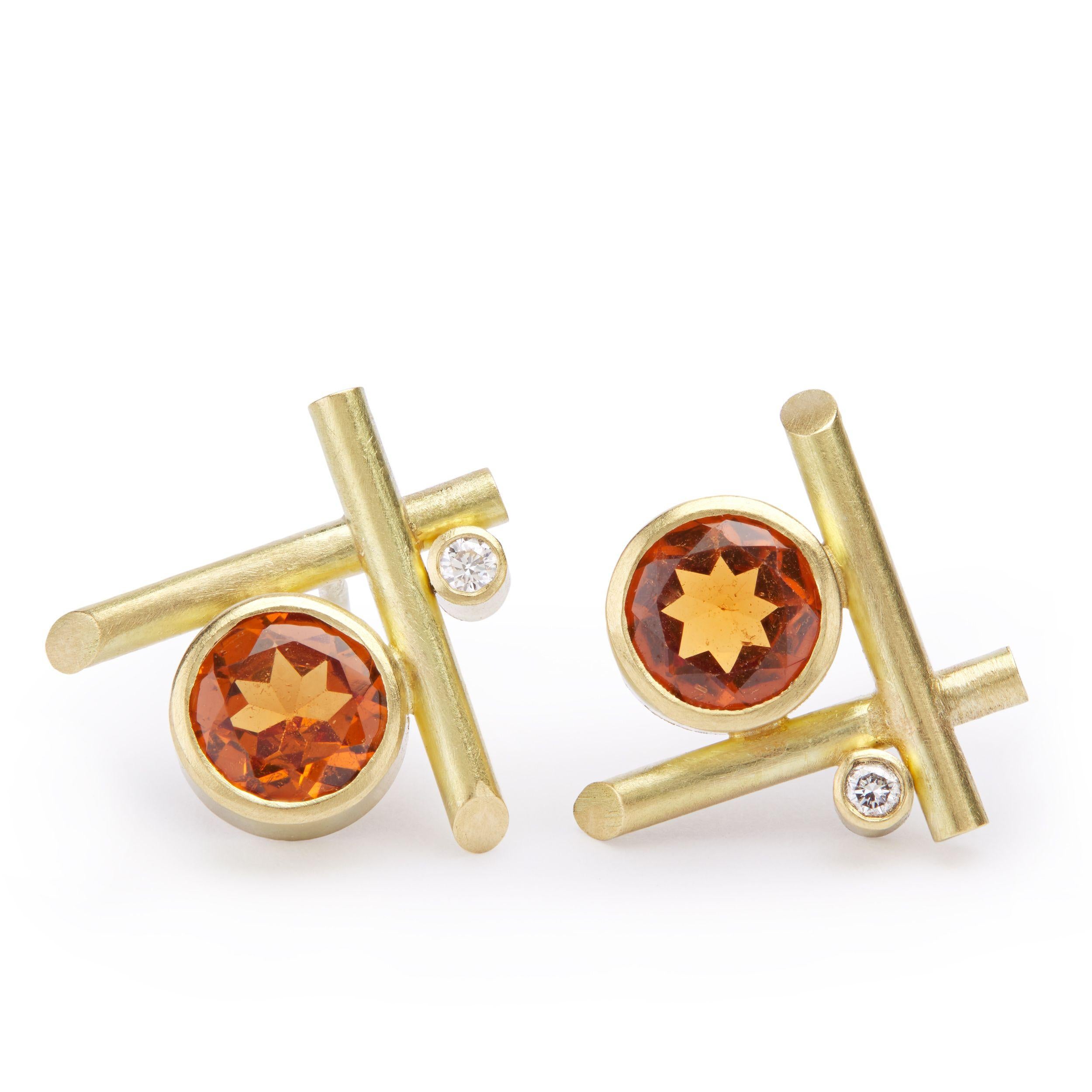 Round Cut 18K Gold, Hessonite Garnet, and Diamond Crisscross Stud Pierced Earrings For Sale