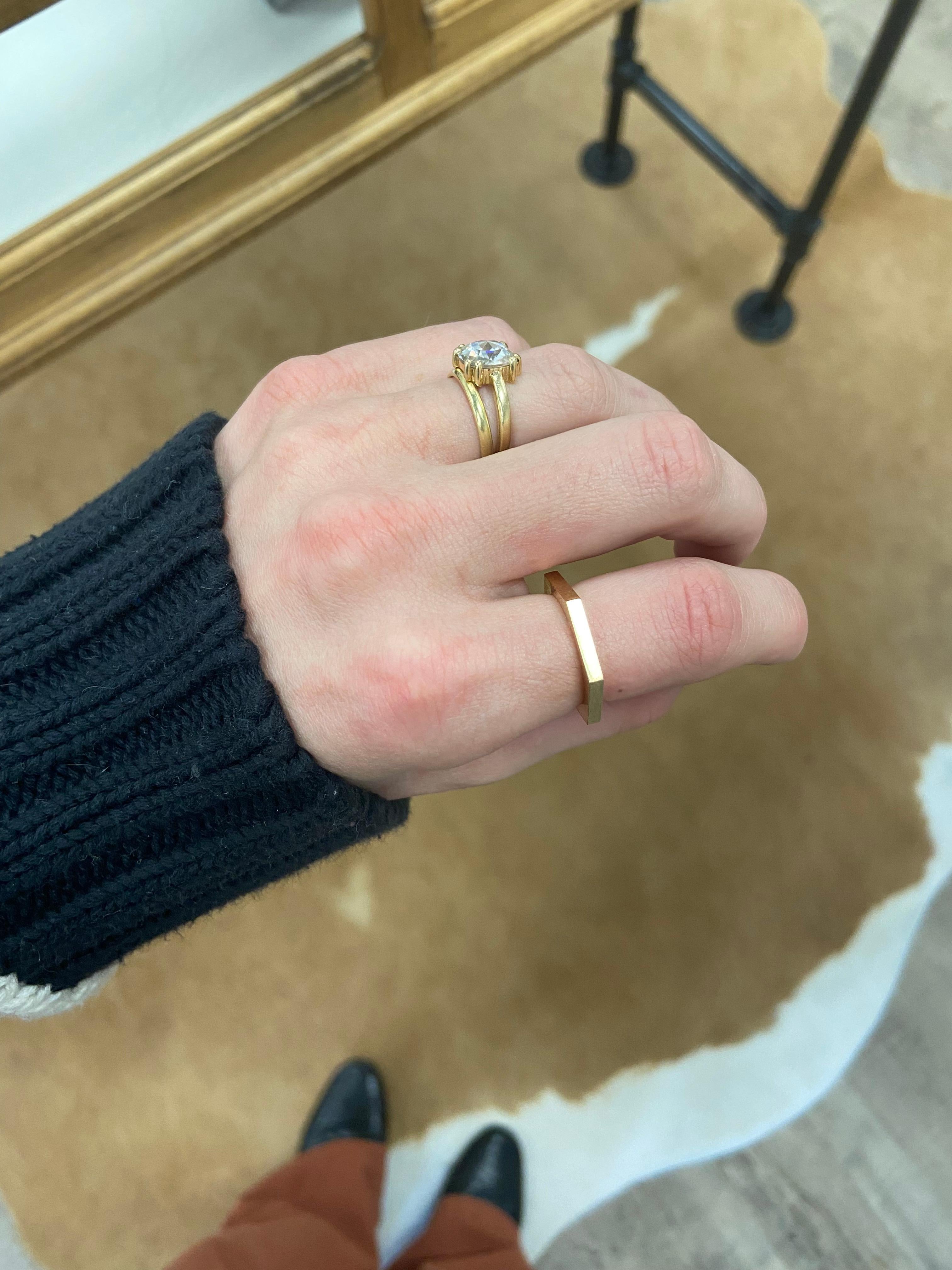 For Sale:  18k Yellow Gold Geometrical Ring 5