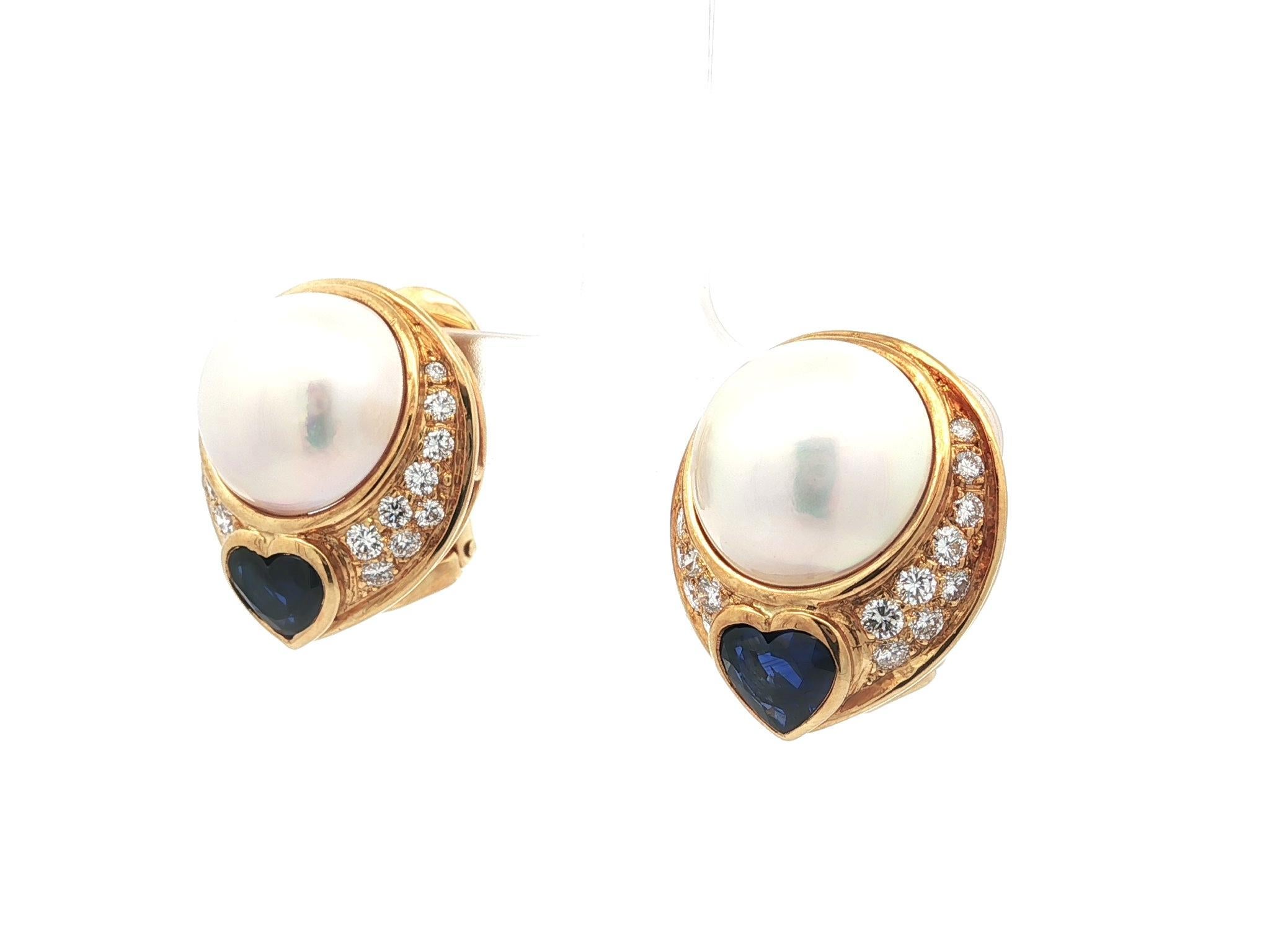 Taille ronde Boucles d'oreilles clips en or 18k avec perle Mabe, diamant et saphir en forme de coeur en vente