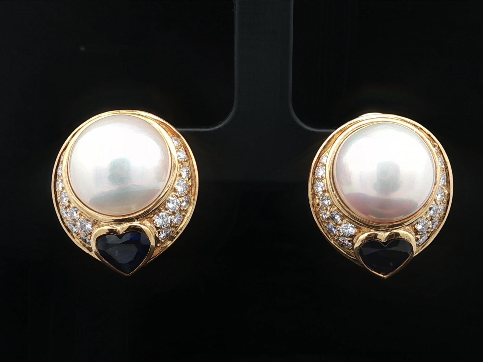 Boucles d'oreilles clips en or 18k avec perle Mabe, diamant et saphir en forme de coeur en vente 2