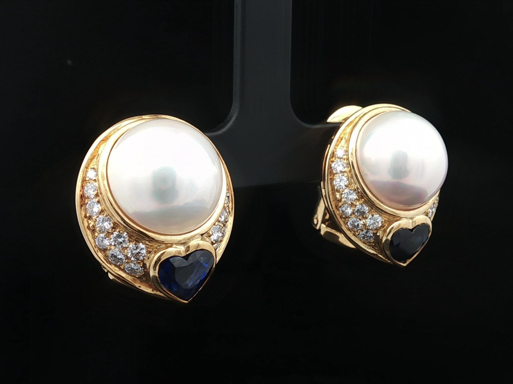 Boucles d'oreilles clips en or 18k avec perle Mabe, diamant et saphir en forme de coeur en vente 3
