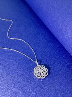 18K Gold Hollow Floral Wreath Necklace with Natural Diamonds