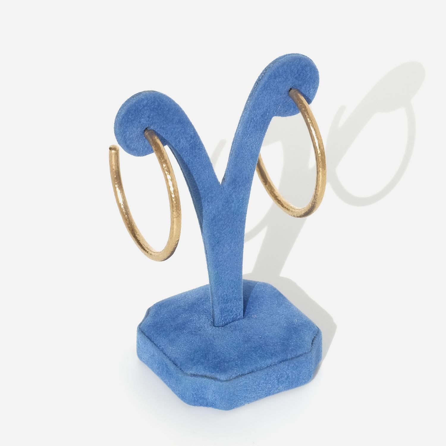 Orecchini a cerchio in oro 18K di Annoushka Ducas in vendita 3