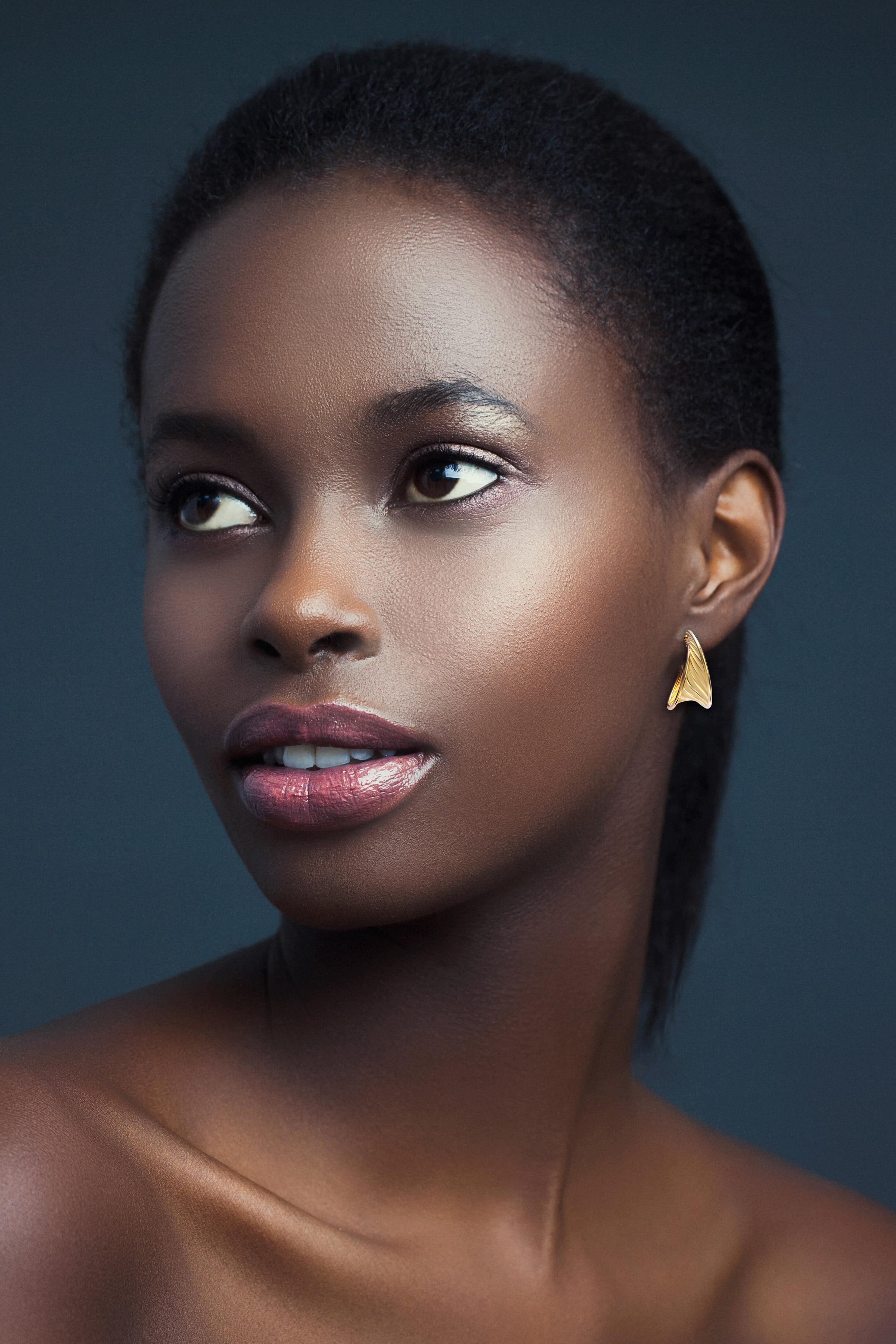 18k Gold Hoop Earrings Designed and Crafted in Italy In New Condition In Camisano Vicentino, VI