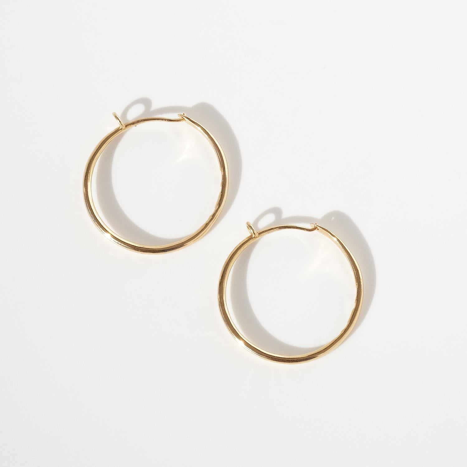 18K Gold Hoop Earrings Made 1947 In Good Condition For Sale In Stockholm, SE