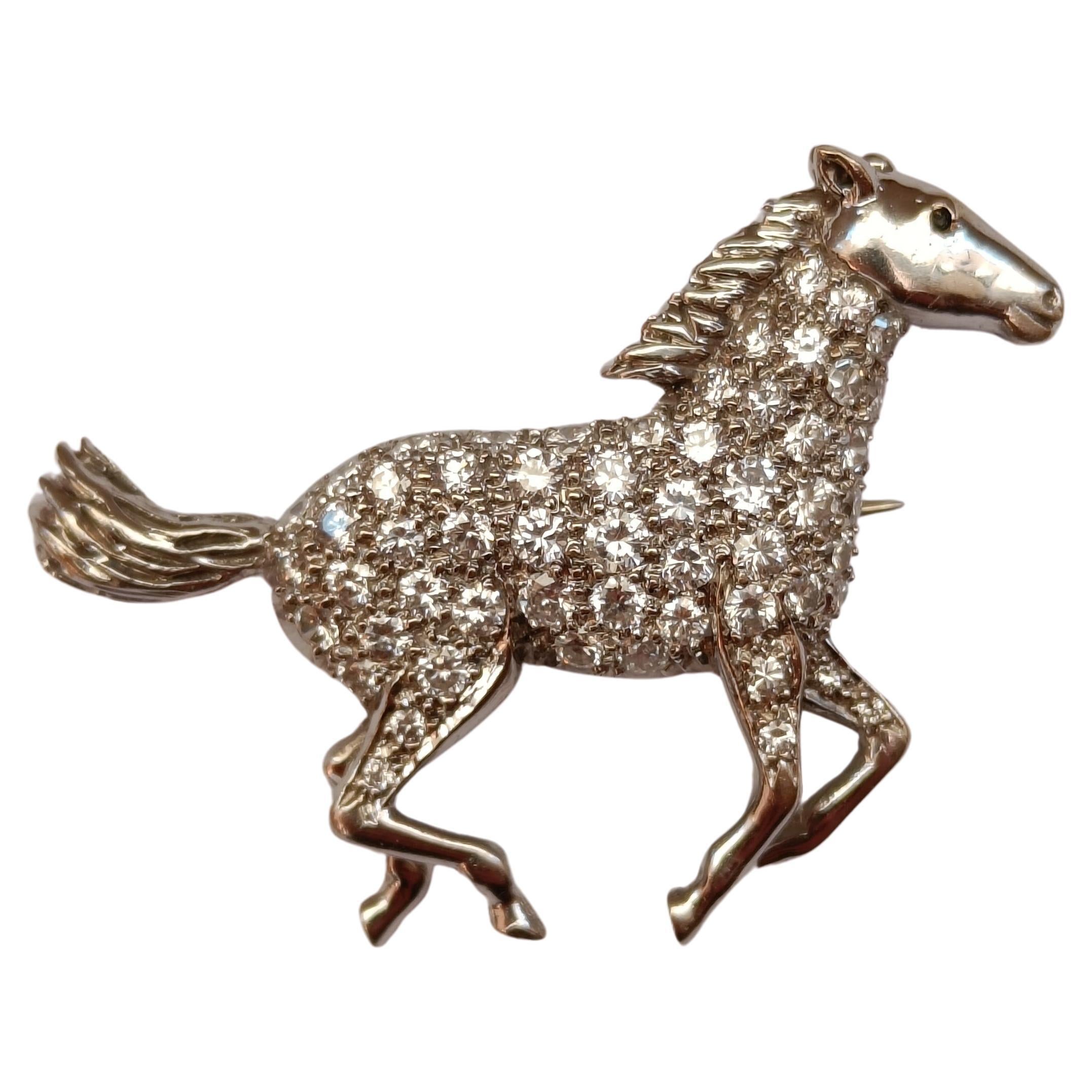 18k Gold Horse Brooch Pin with Diamond Pavé - E. Wolfe & Co, London For Sale