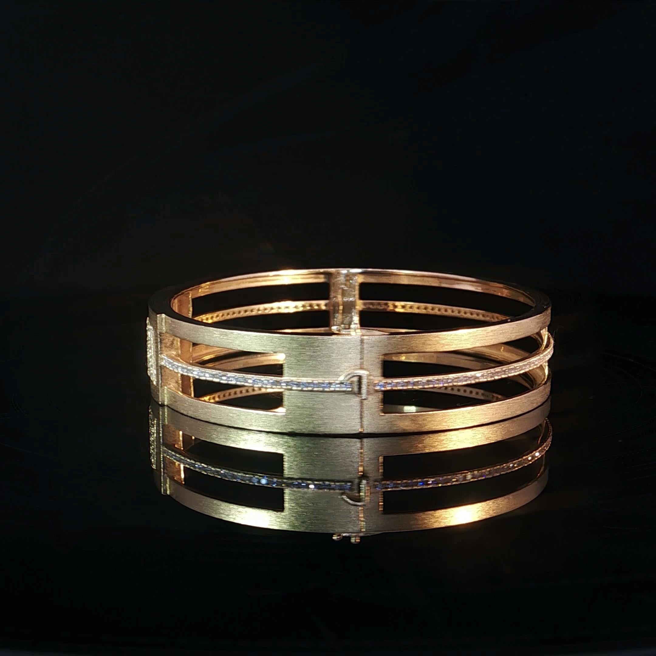 18K Gold Identity Armreif personalisiert (Rundschliff) im Angebot