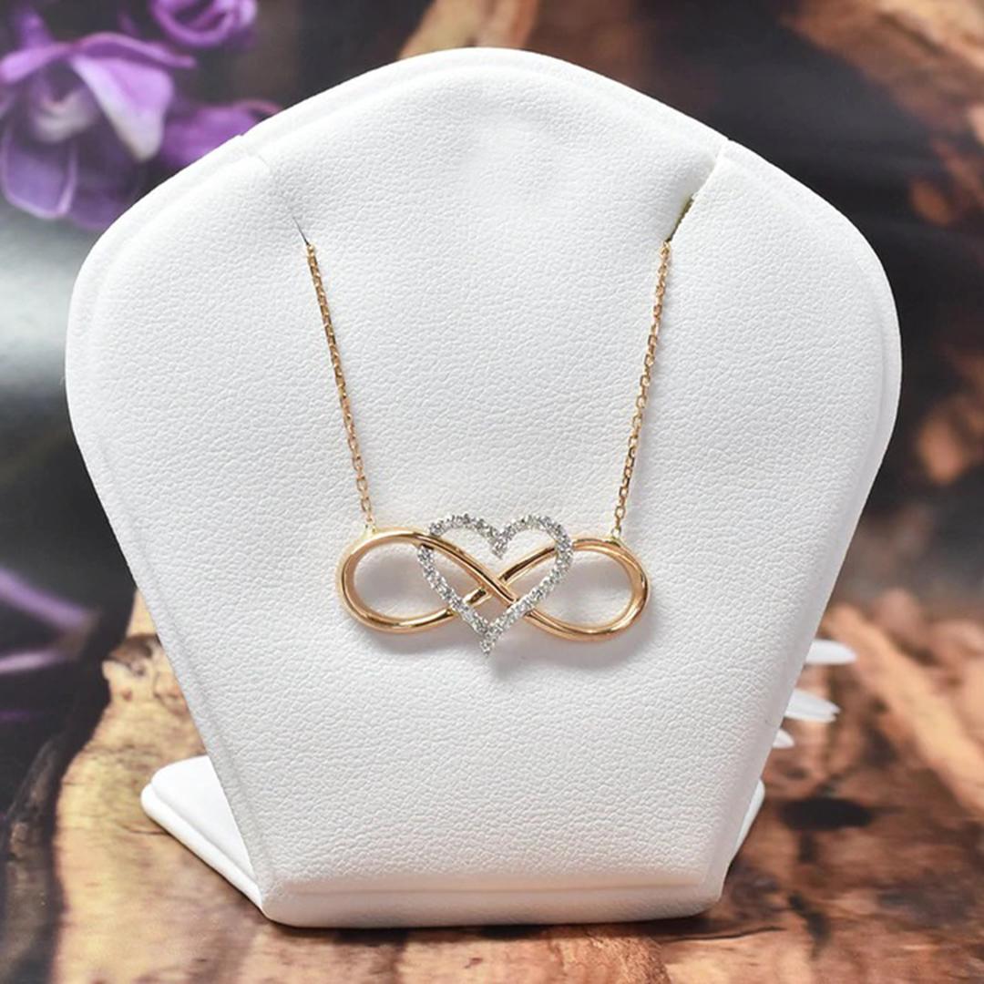 18k Gold Infinity Heart Necklace Diamond Heart Necklace Valentine Jewelry In New Condition For Sale In Bangkok, TH