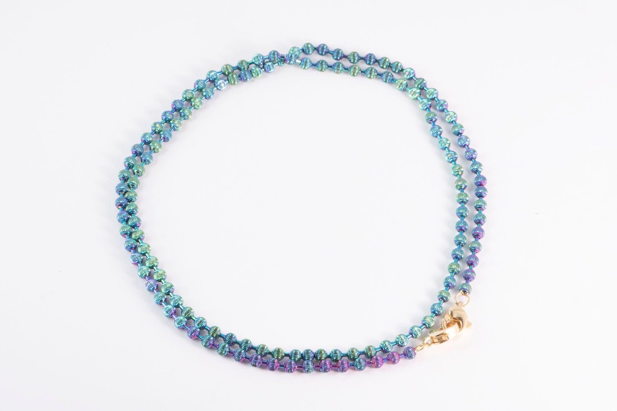 Collana di perle arcobaleno iridescenti in oro 18K 6g+ 17,75
