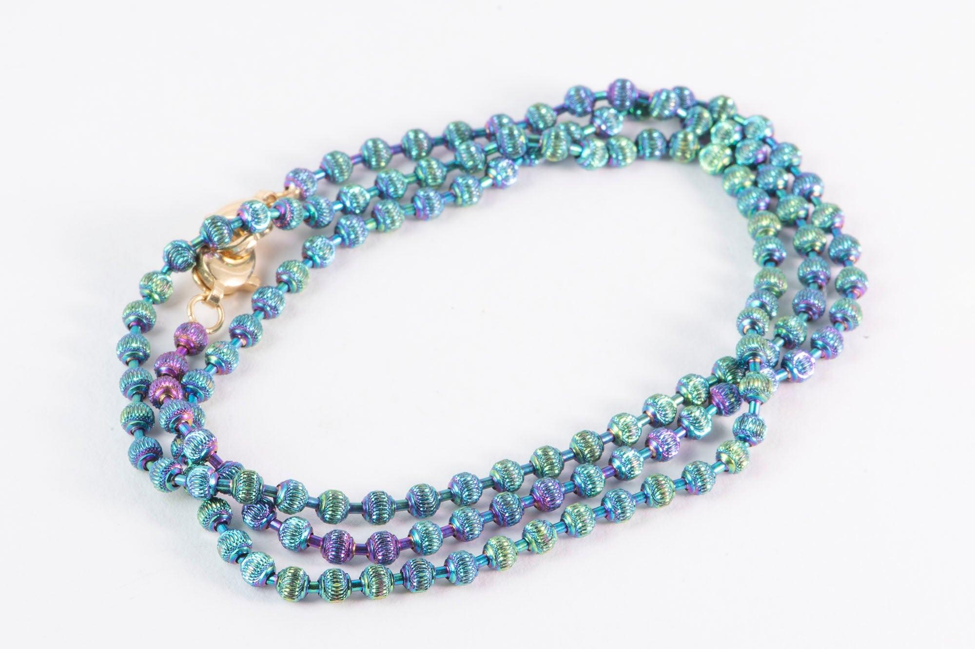 Collana di perle arcobaleno iridescenti in oro 18K 6g+ 17,75