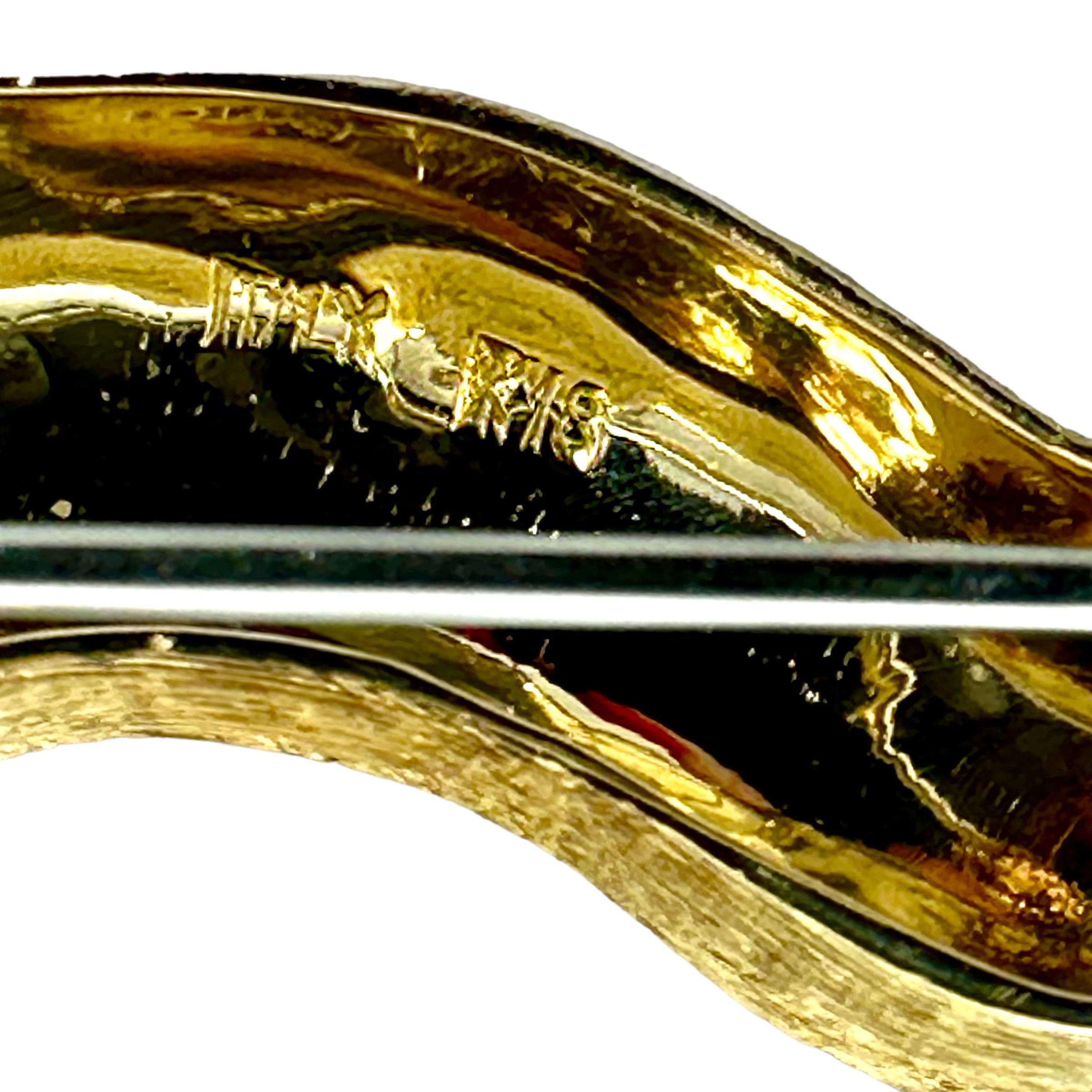 Italienische 18 Karat Gold Italienische Schaukelpferdbrosche mit Diamantmansche und Diamantschleife im Zustand „Gut“ im Angebot in Palm Beach, FL