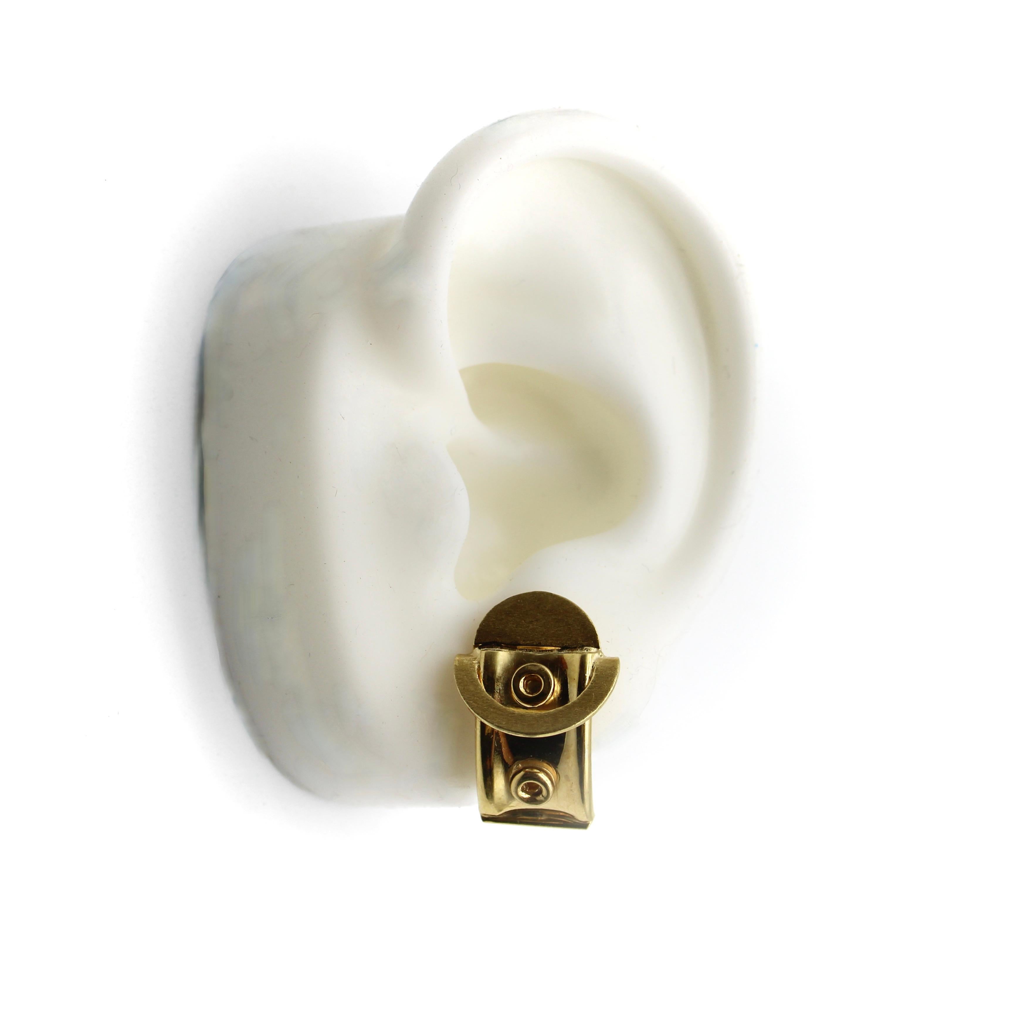 18K Gold Italian Huggie Buckle Earrings  In Good Condition For Sale In Venice, CA