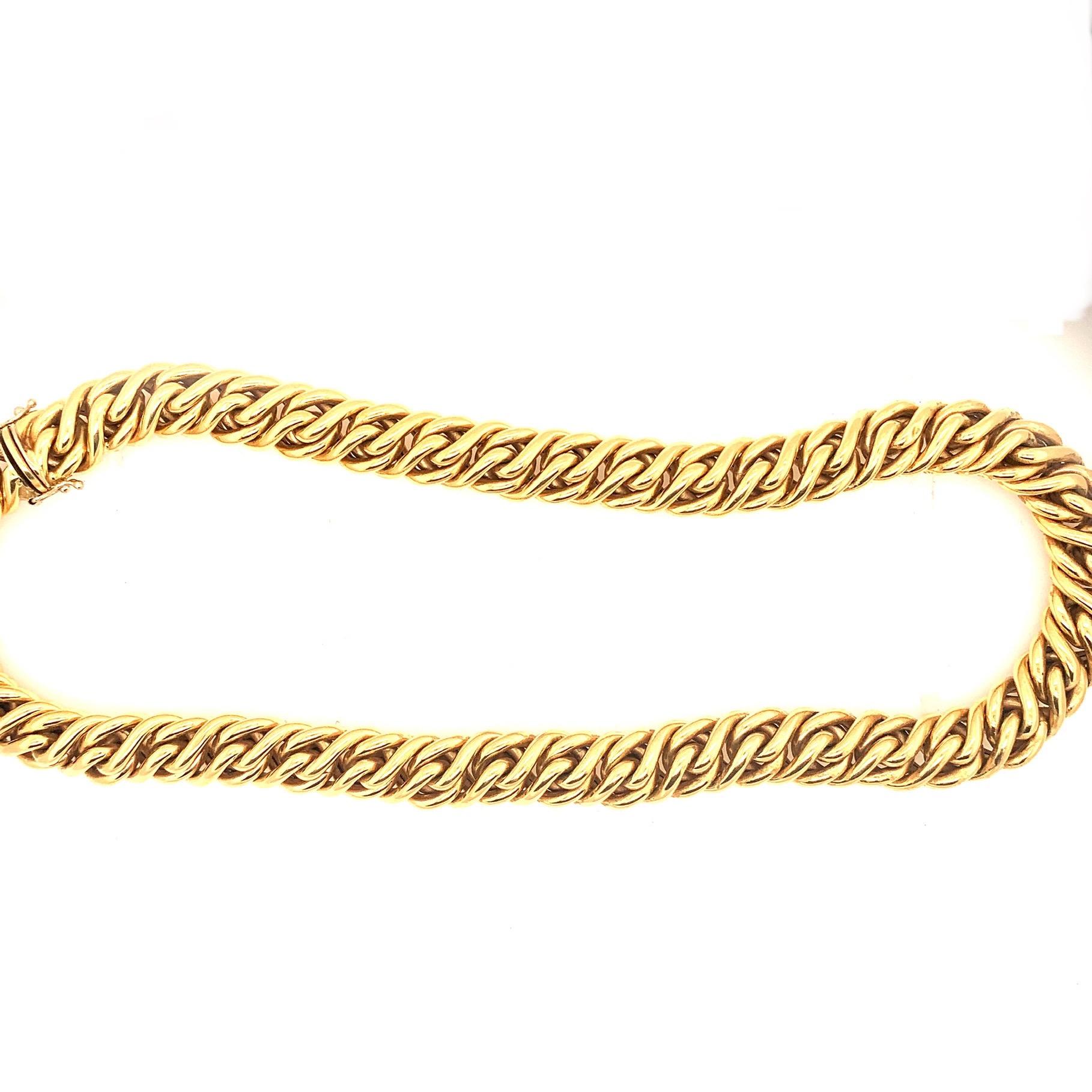 Classic Italian necklace weighing over 74 grams of 18k Gold.
Fine artistry makes up this, highly flexible three dimensional, interlocking braided necklace with concealed clasp and safety catch.
This charming necklace sits beautifully on the neck