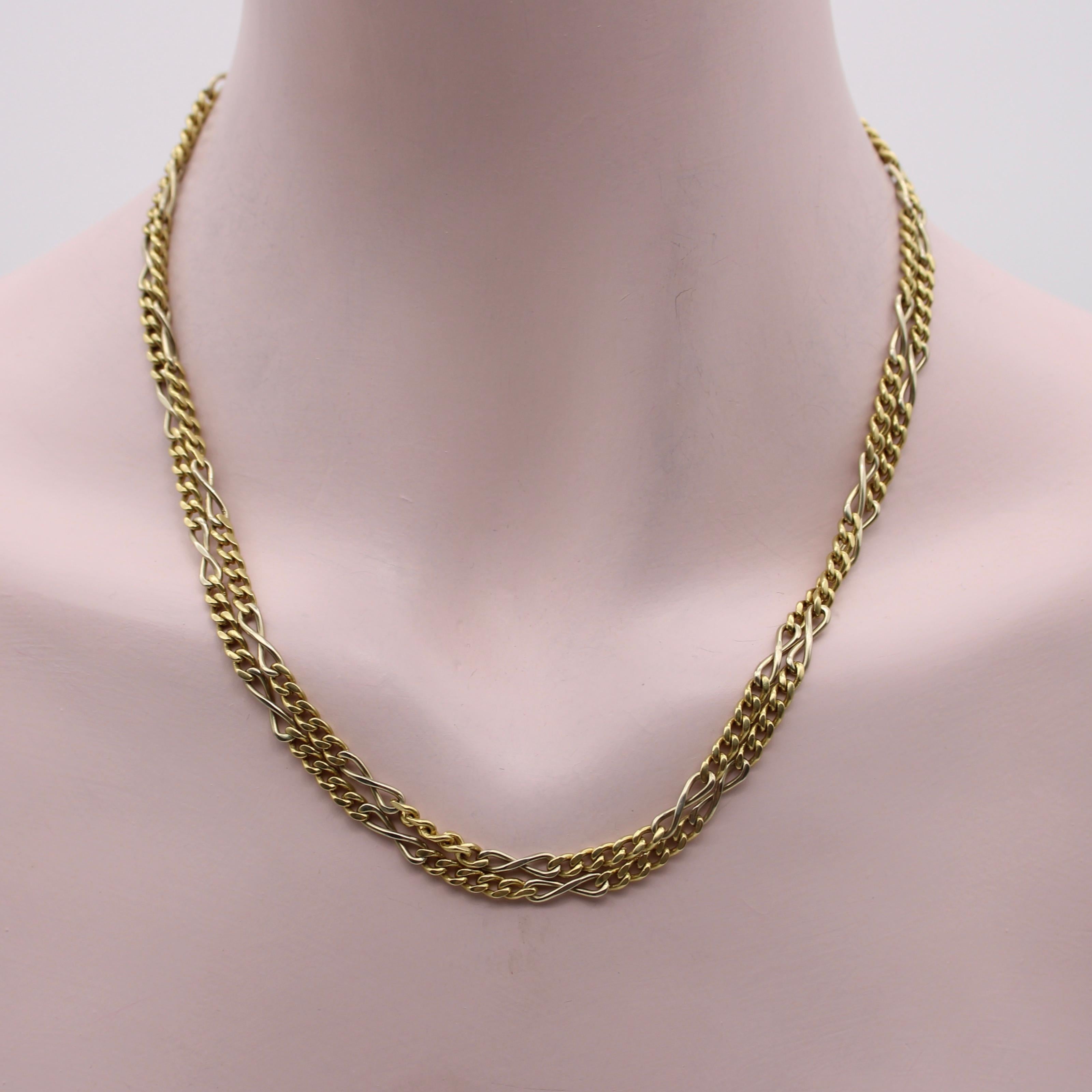 Contemporary 18K Gold Italian Vintage Curb and Infinity Link Chain  For Sale