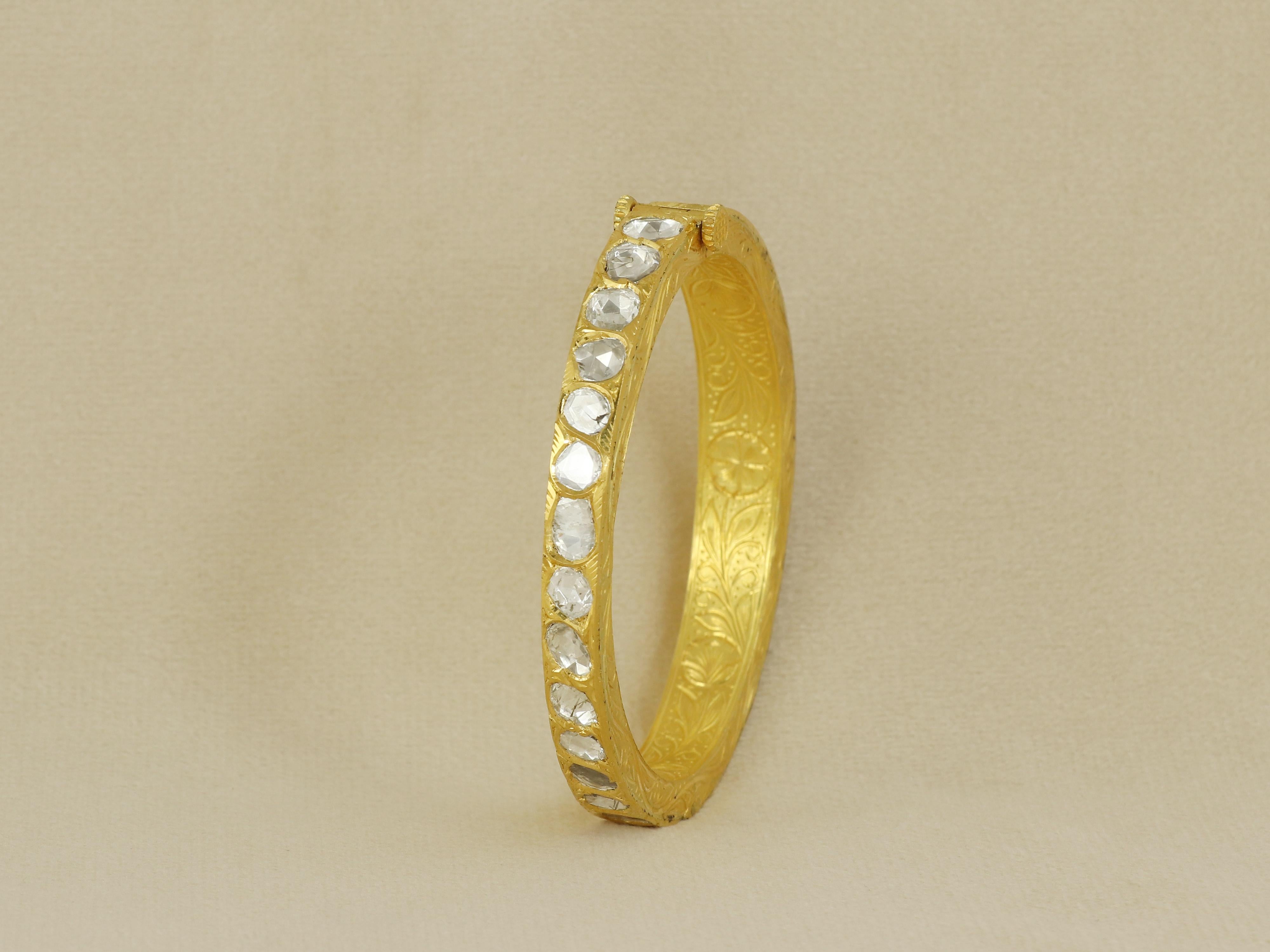 18K Gold Jadau Diamant Polki Armreif für indische Hochzeiten  Kundan-Polki-Armreifen (Ungeschliffen) im Angebot