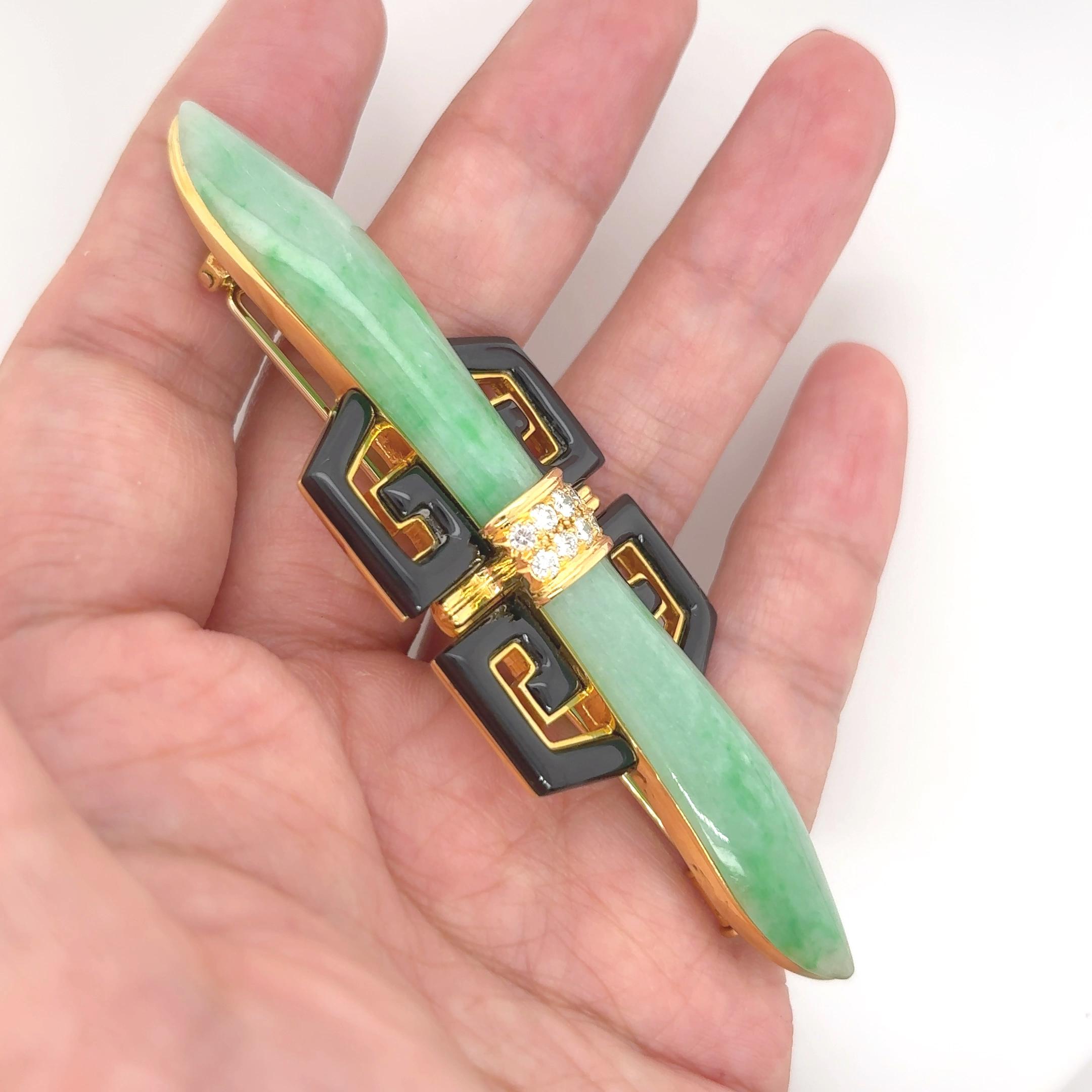 Contemporaneo Spilla in oro 18k con giada e diamanti in vendita