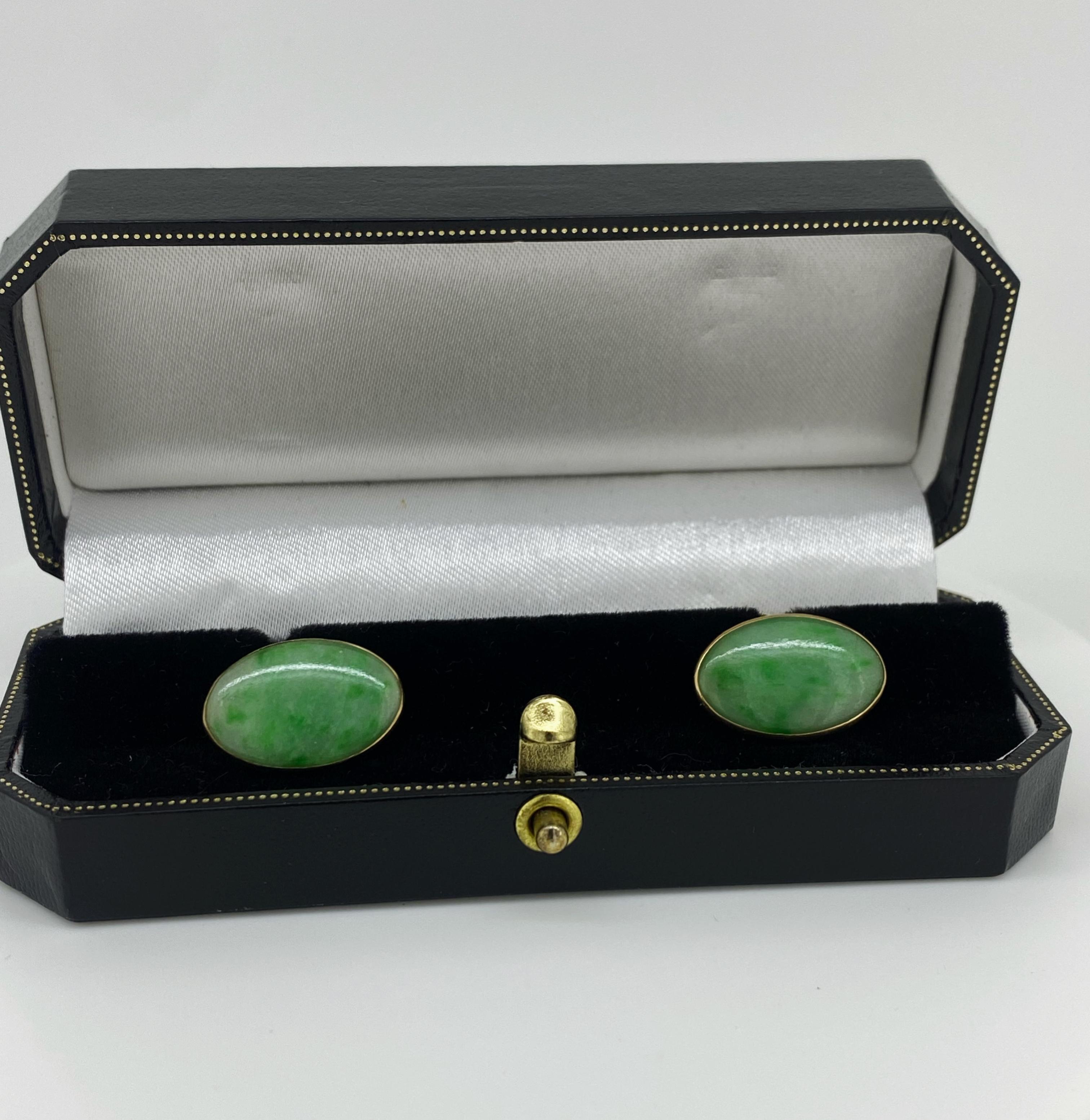 Oval Cut 18K Gold & Jade Retro c1940’s Chain Link Cufflinks with Bamboo Motif Fittings For Sale