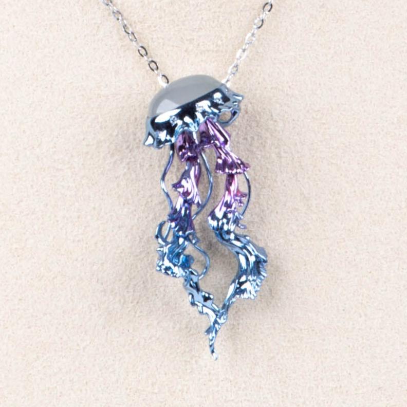18K Gold Jellyfish Pendant with Jadeite Body and Moving Tentacles R4678