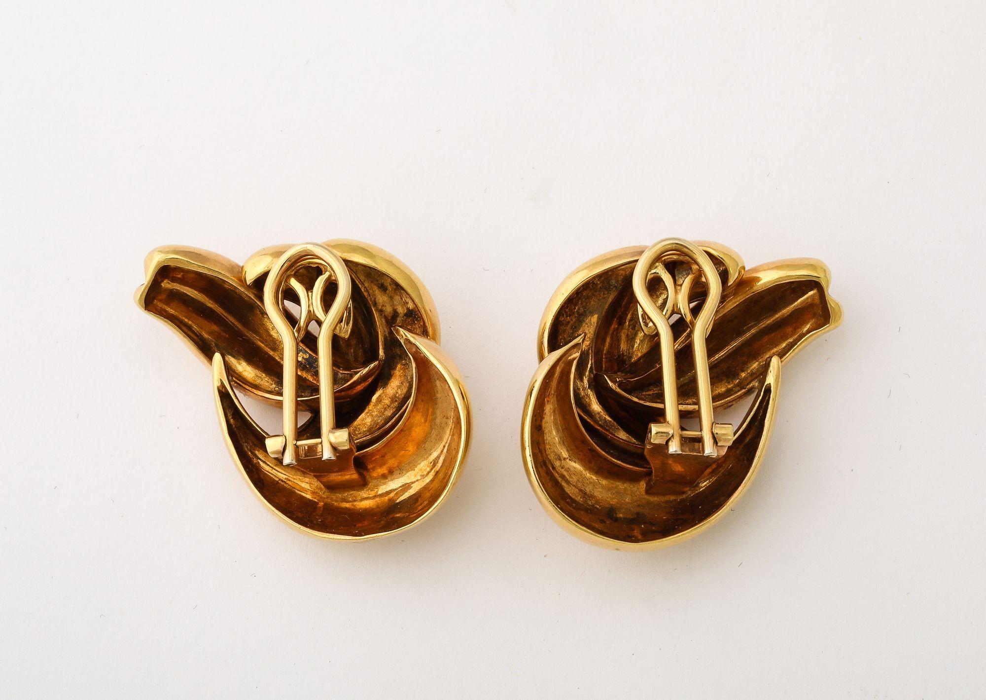 Classic Vintage 18k Gold Knoten-Ohrringe im Angebot 7