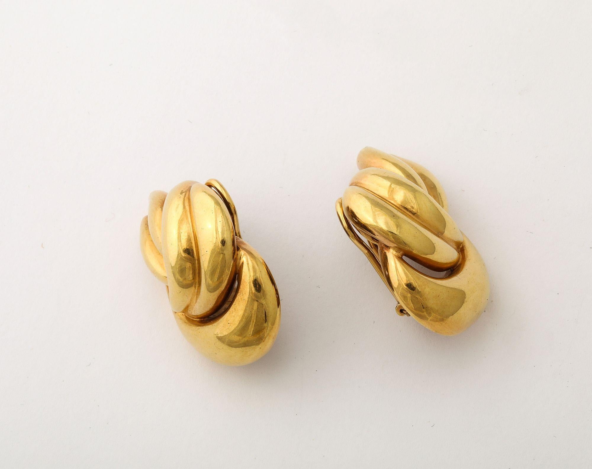 Classic Vintage 18k Gold Knoten-Ohrringe im Zustand „Gut“ im Angebot in New York, NY