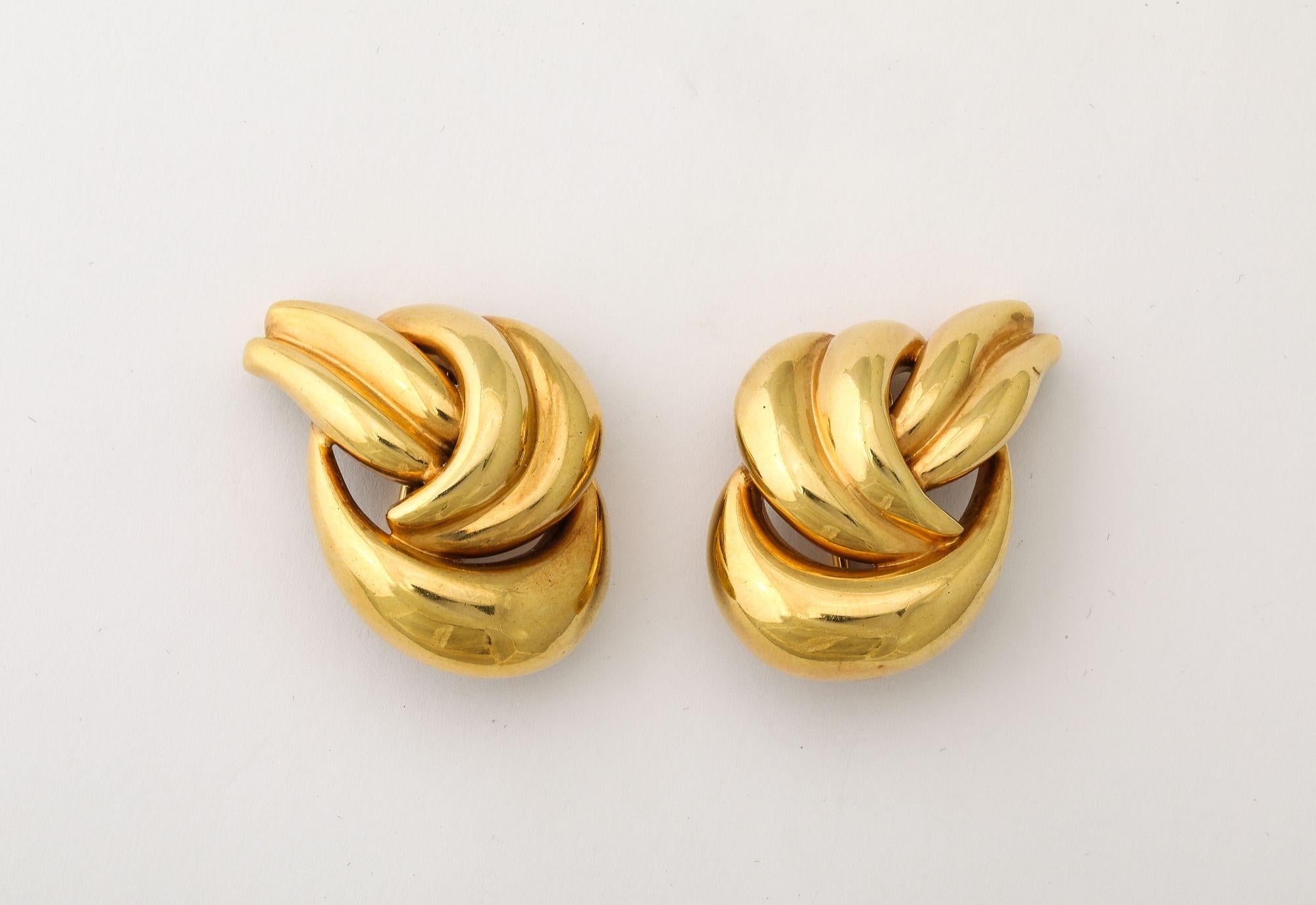 Classic Vintage 18k Gold Knoten-Ohrringe im Angebot 1