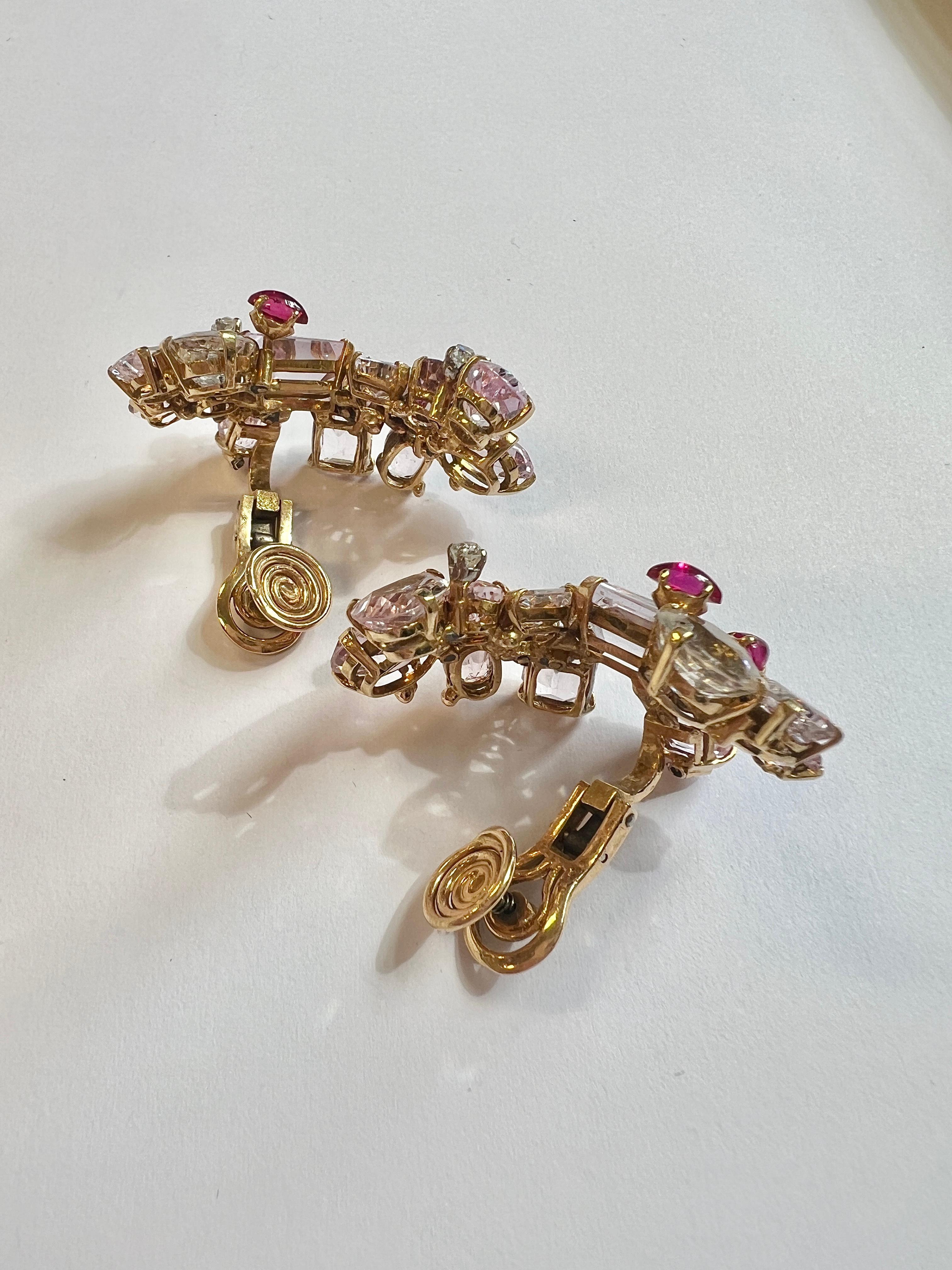 Boucles d'oreilles en or 18k, kunzite, rubis et diamant à pince Excellent état - En vente à New York, NY