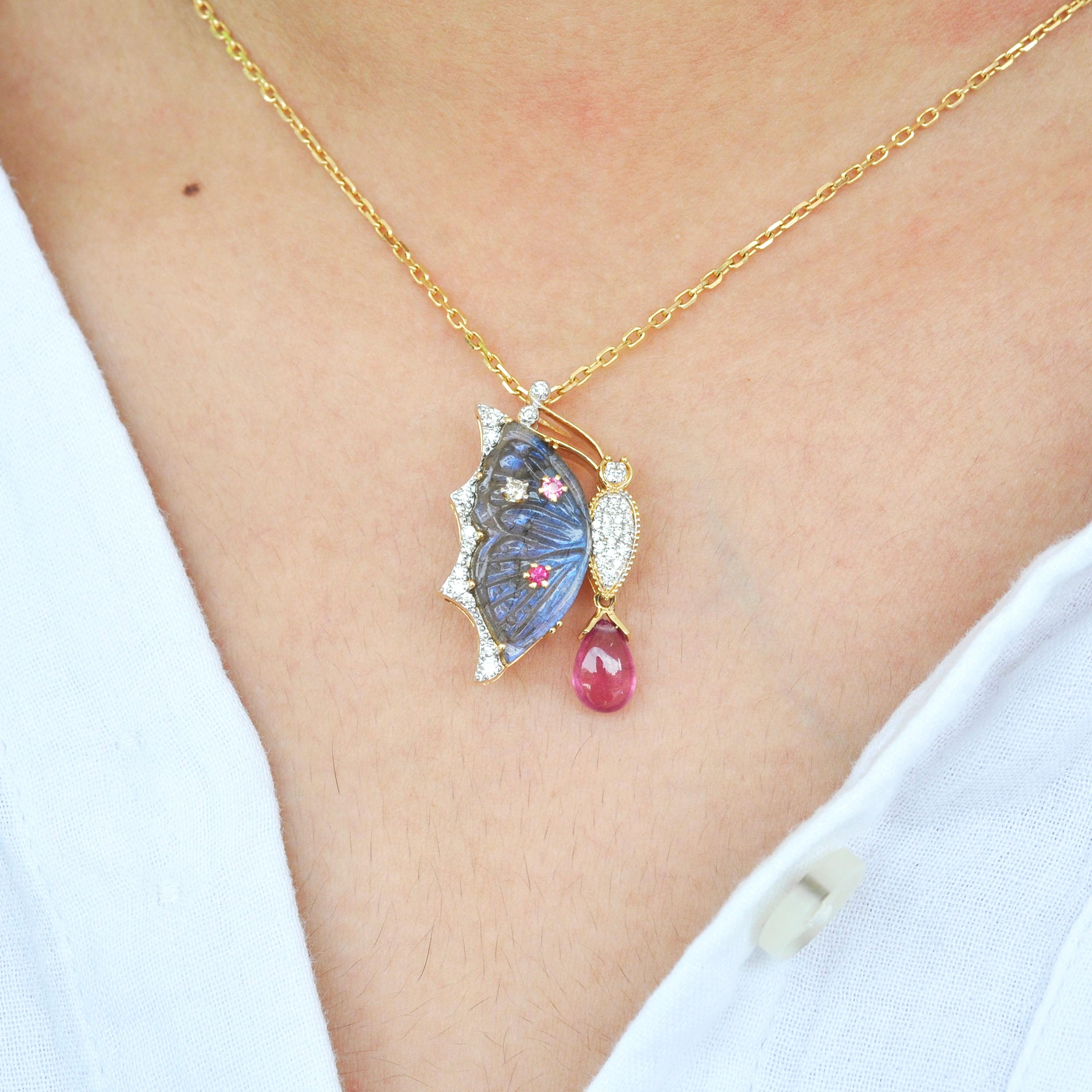 Broche pendentif papillon en or 18 carats avec labradorite sculptée et tourmaline rose et diamants en vente 13