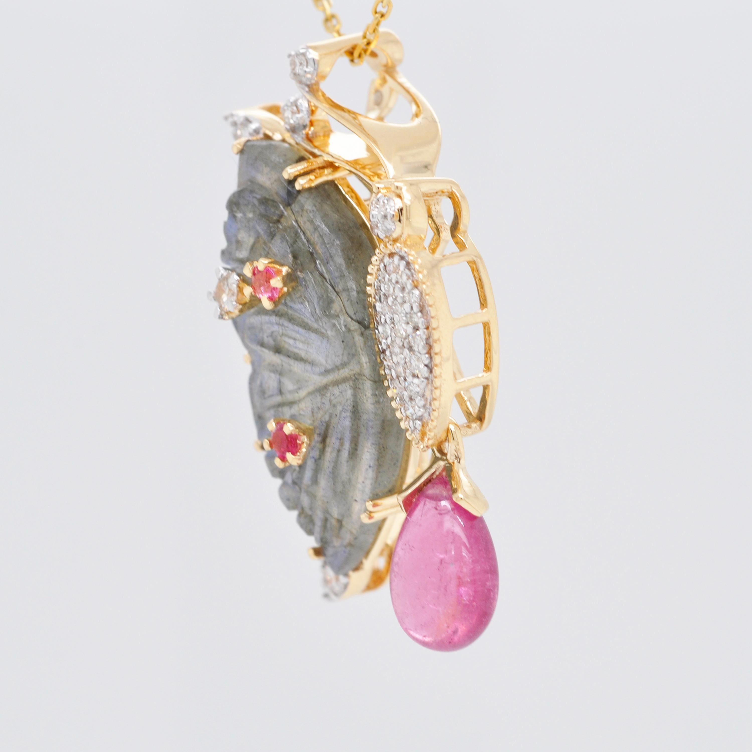 18K Gold Labradorite Butterfly Carving Pink Tourmaline Diamond Pendant Brooch In New Condition For Sale In Jaipur, Rajasthan