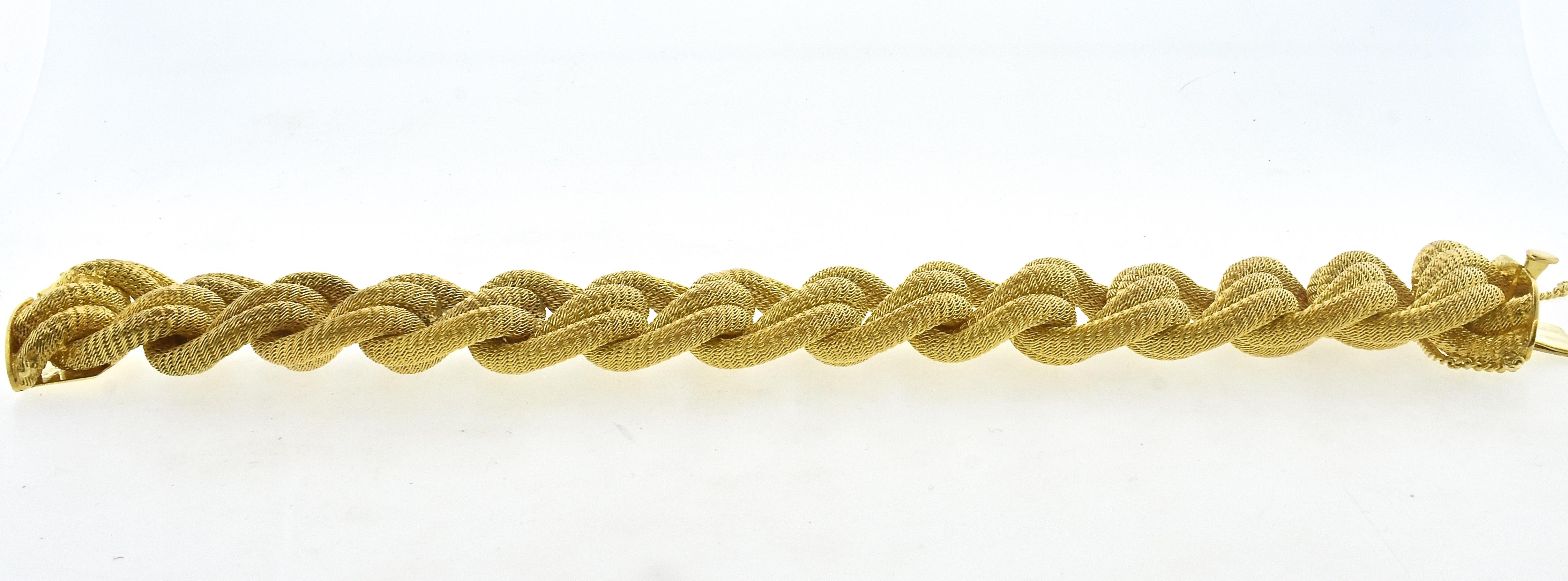 18 Karat Gold Large Bracelet, circa 1960 3