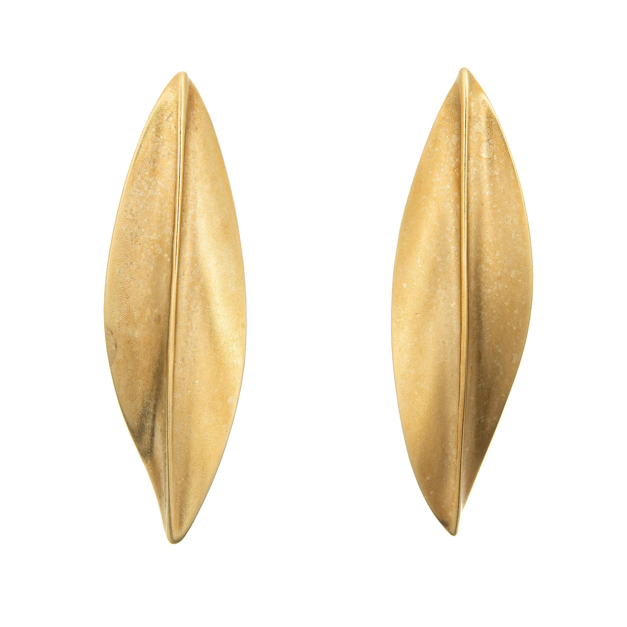 18 Karat Blattgold Ohrringe lange Tropfen Vintage feiner Nachlassschmuck matte Oberfläche im Zustand „Gut“ in Torrance, CA