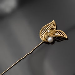 18K Gold Leaf Motif Diamond and Pearl Pin