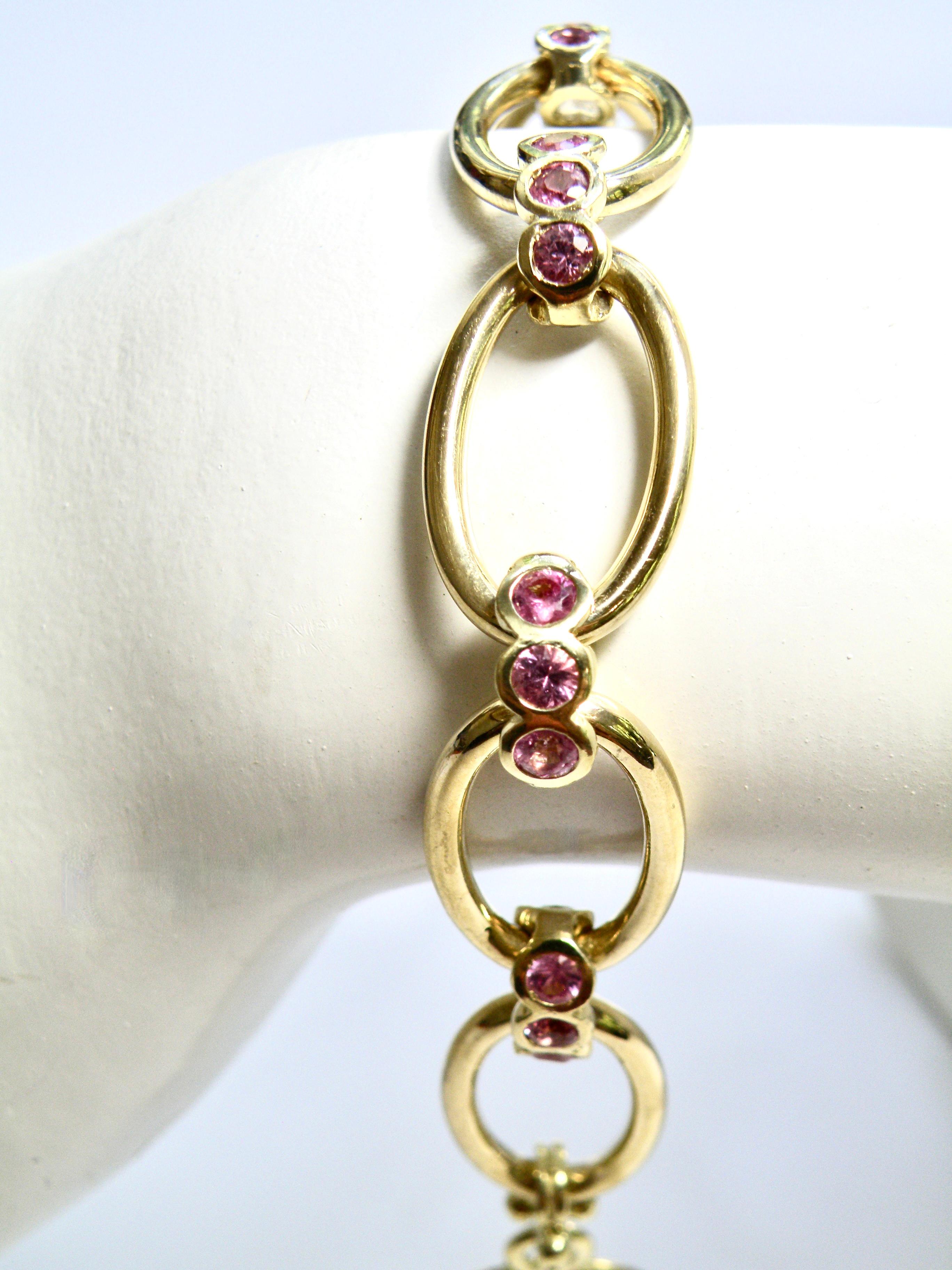 Contemporain Bracelet à maillons réversible en or 18 carats avec saphir rose/blanc en vente