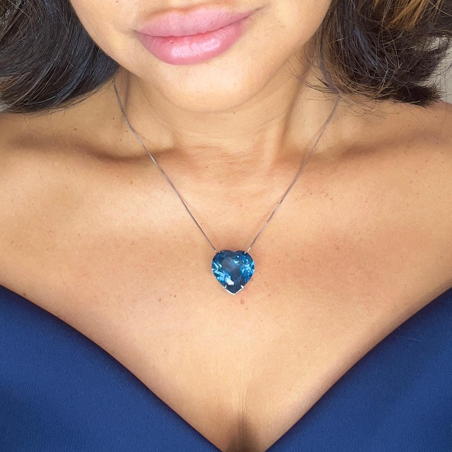 18K Gold London Topaz Necklace (Substantial Gold Weight) In New Condition For Sale In Markham, CA