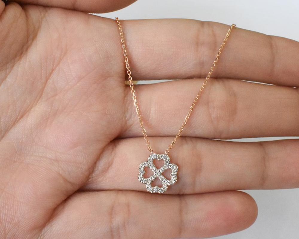 Lucky Clover Diamond Necklace in 18k Rose Gold / White Gold / Yellow Gold.

Delicate dainty lucky clover outline necklace with natural diamond and solid 18k gold. This modern minimalist necklace is a perfect gift for your loved ones.

