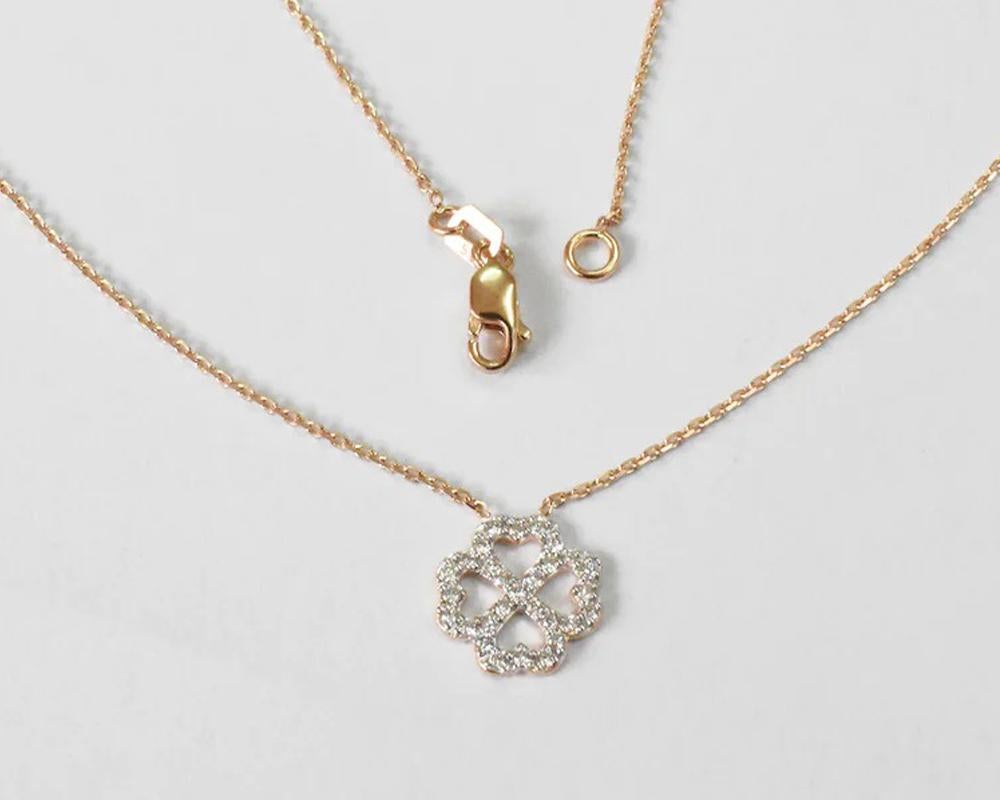 Moderne 18k Gold Lucky Clover Diamond Necklace Delicate Clover Necklace en vente