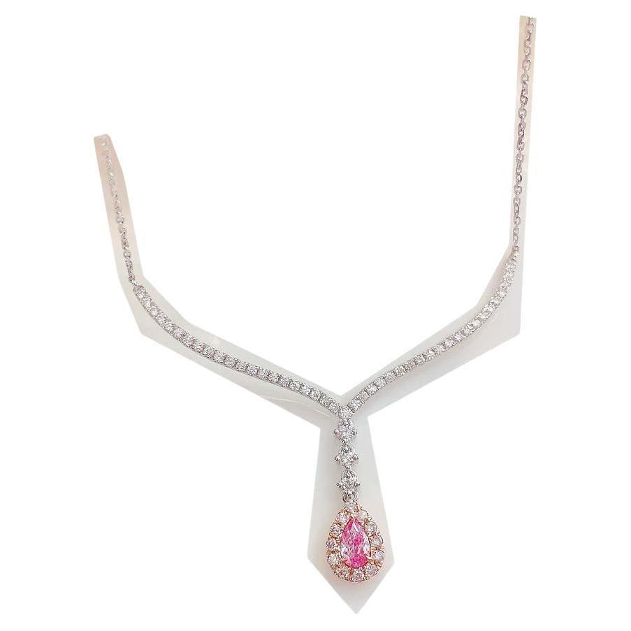 18k Gold Luxury Necklace with Exquisite White and Pink Diamonds in a Teardrop V