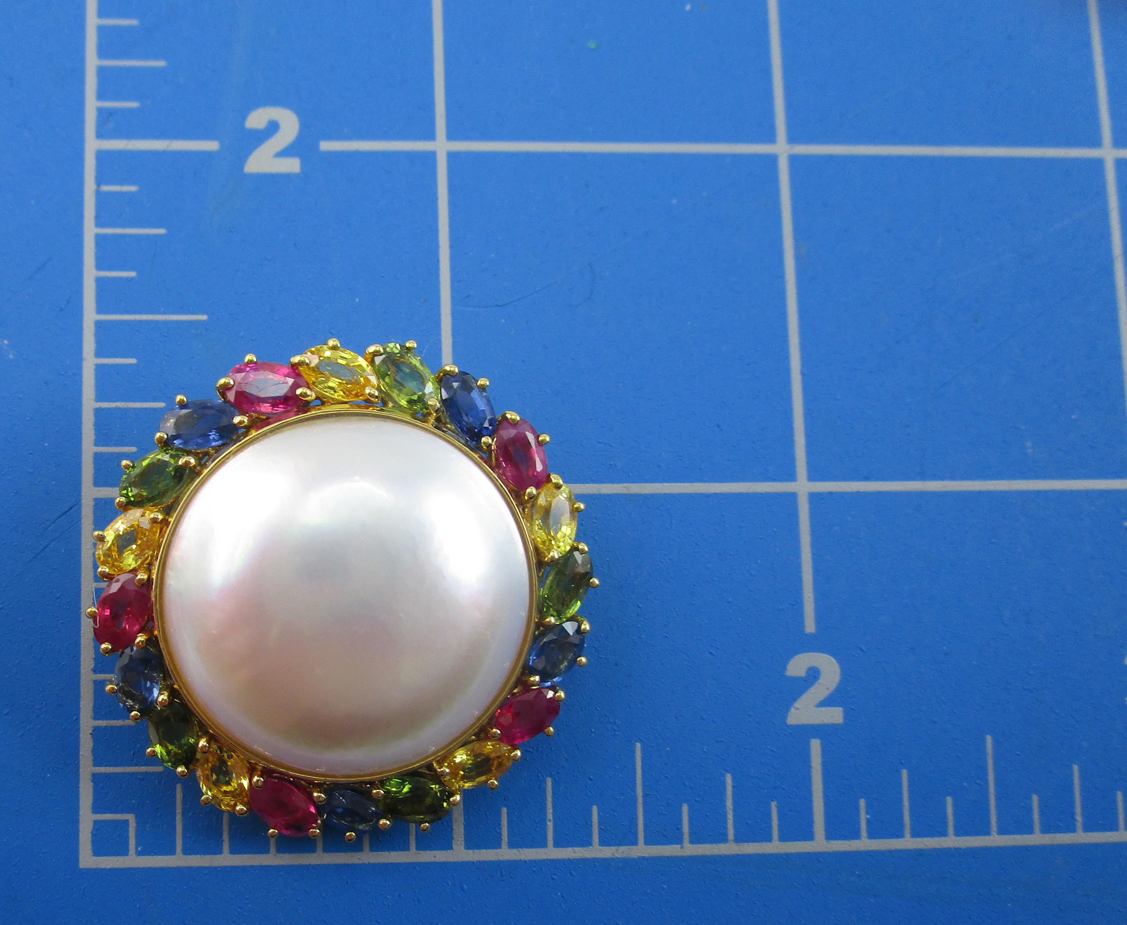 18 Karat Gold Mabe Pearl Rainbow Orient Multi-Color Sapphire Brooch Pin 2