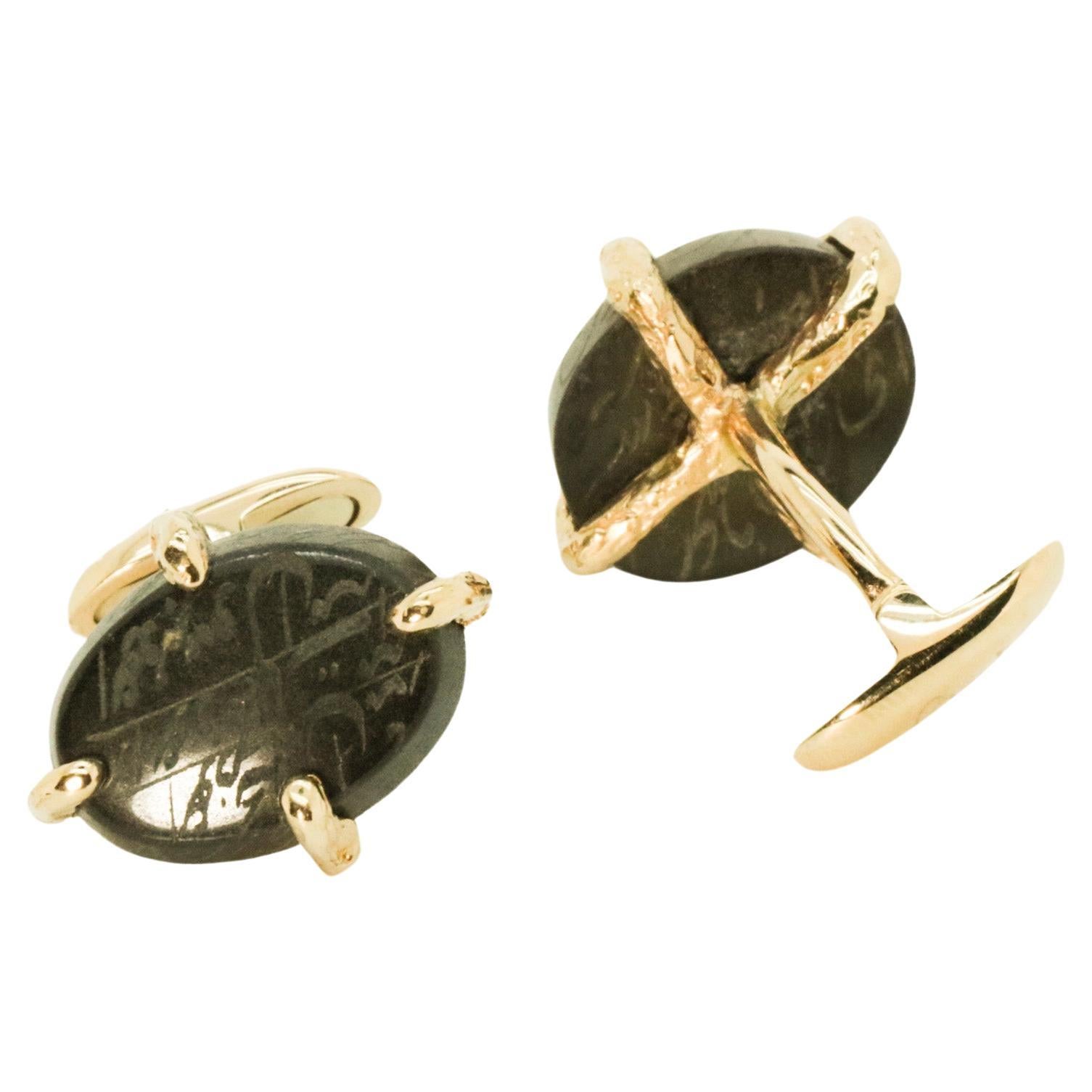 Oval Cut 18K Gold Made in Italy Engraved by Hand Cabochon Agate Protective Cufflinks For Sale