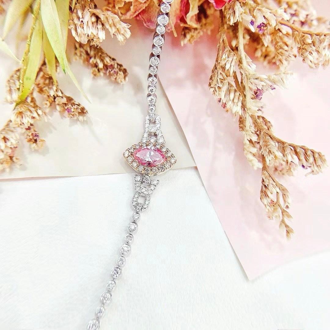 18K Gold Marquise-Cut Fancy Pink Diamond & Diamond Bracelet In New Condition For Sale In Kowloon, HK