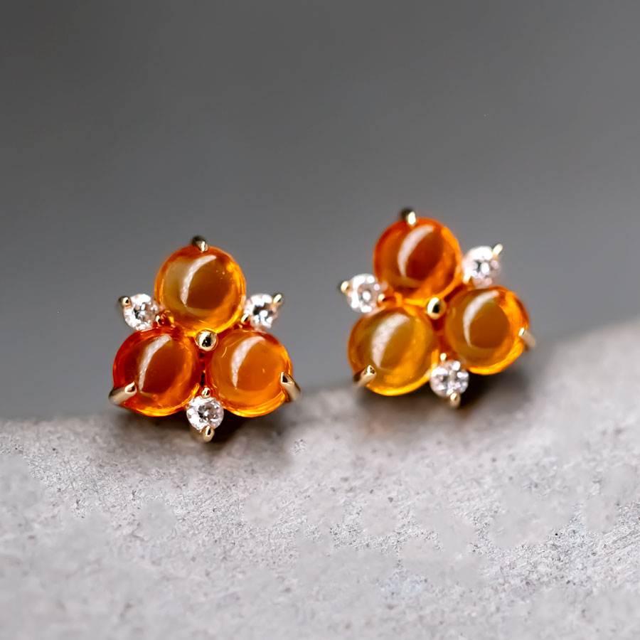 18K Gold Mexican Fire Opal Diamond Trio Ohrstecker.


Kostenloser Inlandsversand mit USPS First Class!  Kostenlose einjährige beschränkte Garantie!  Kostenlose Geschenktüte oder -box zu jeder Bestellung!



Der Opal, die Königin der Edelsteine, ist