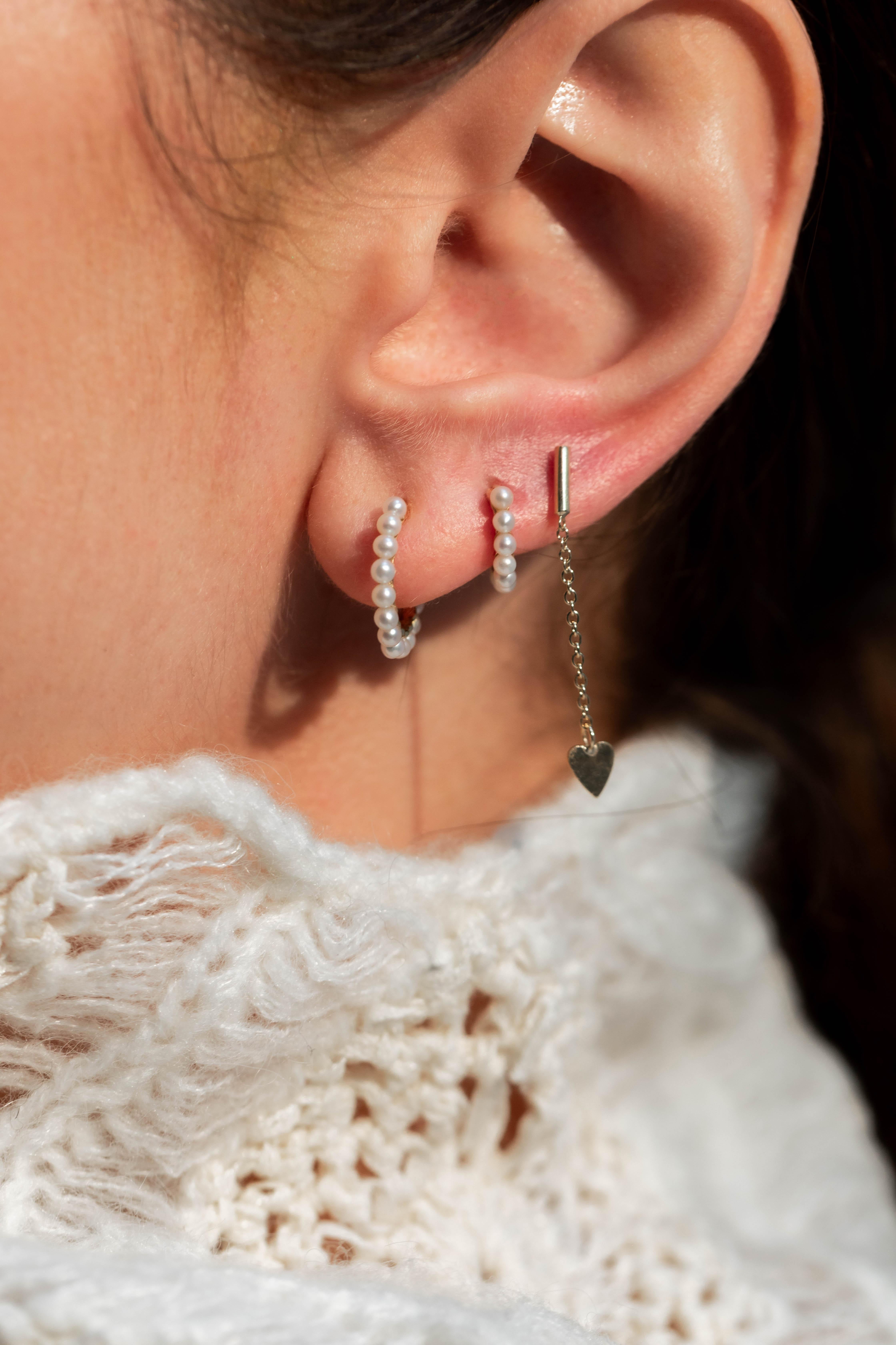 Mini cerchio di perle in oro 18k  orecchino singolo In condizioni Nuovo in vendita a London, GB