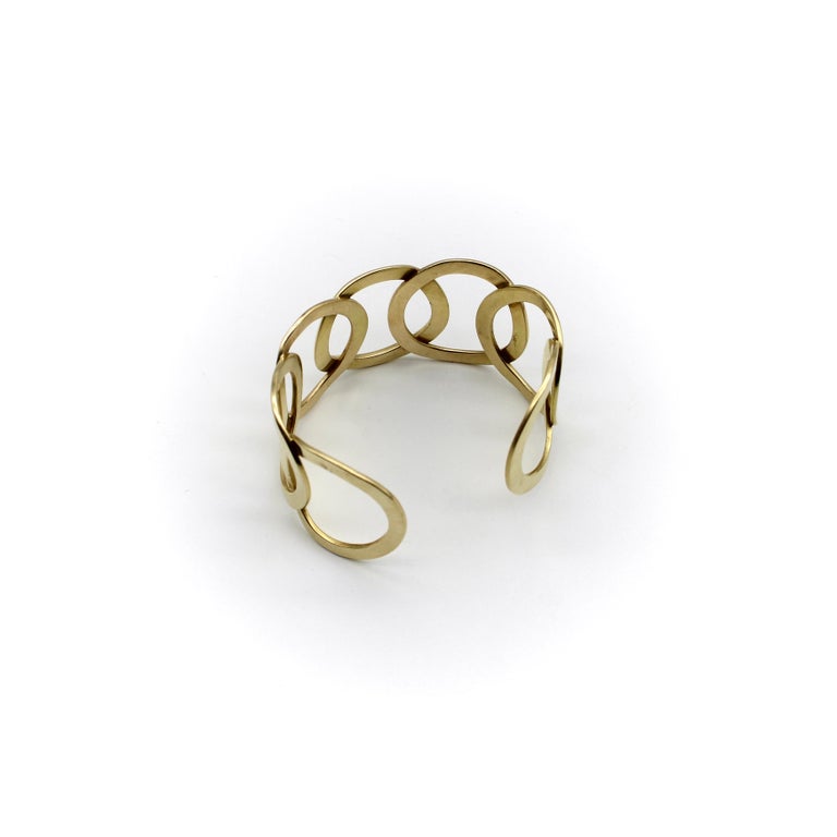 18K Gold Modernist Circle Motif Cuff Bracelet Circa 1970 For Sale 2