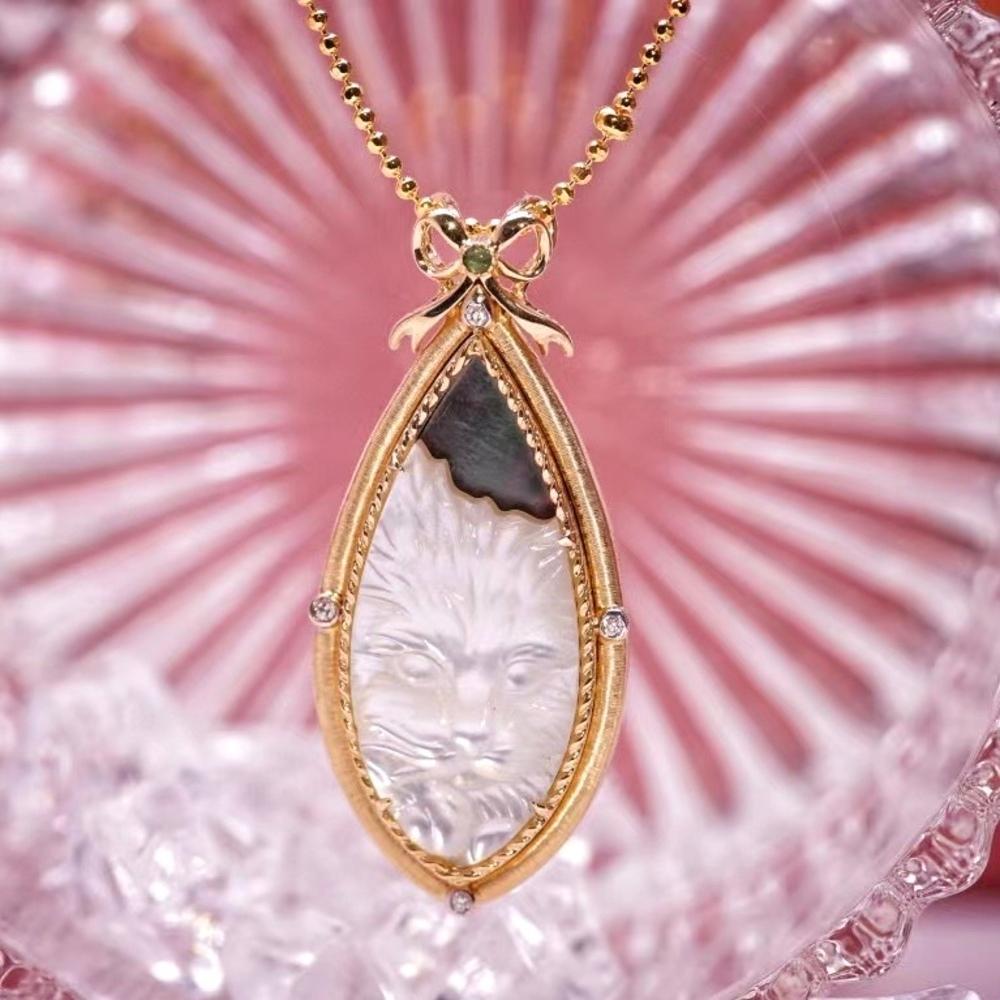 Women's or Men's 18K Gold Mother of Pearl & Diamond 'Cat' Collection Pendant Necklace For Sale