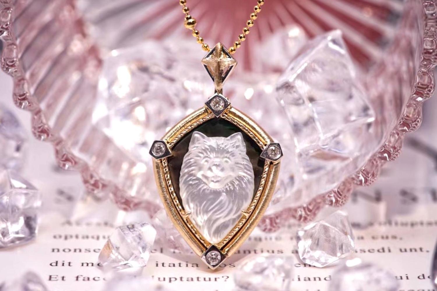 18K Gold Mother of Pearl & Diamond 'Cat' Collection Pendant Necklace

Mother of Pearl & Natural Diamonds
Total Weight - 3.45 GM
Hand-Graving / Only-One Piece in the world

This exquisite pendant, delicately carved from mother-of-pearl, showcases a
