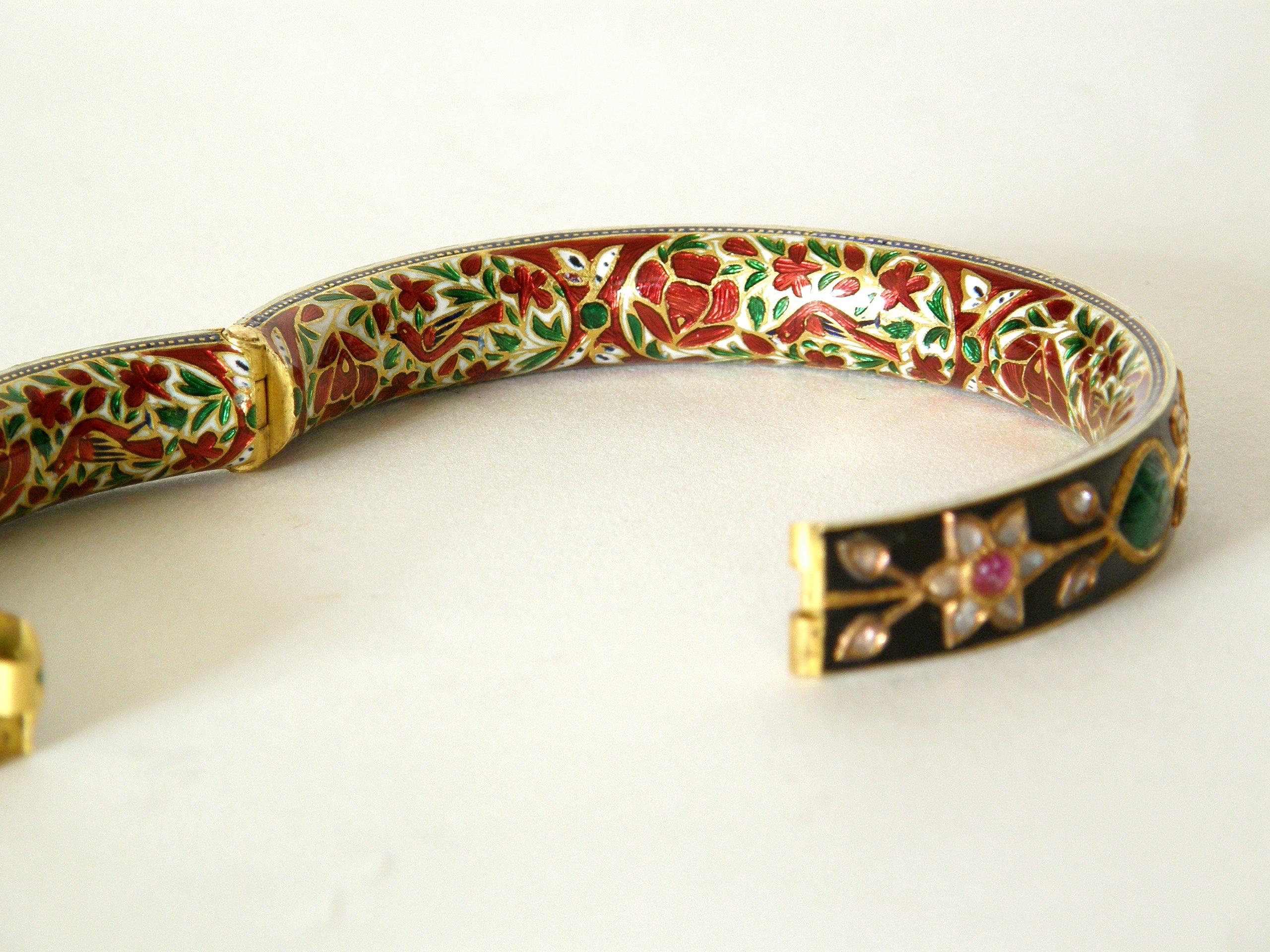 18K Gold Mughal Style Bangle Bracelet Set with Emeralds Diamonds and Rubies In Good Condition In Chicago, IL