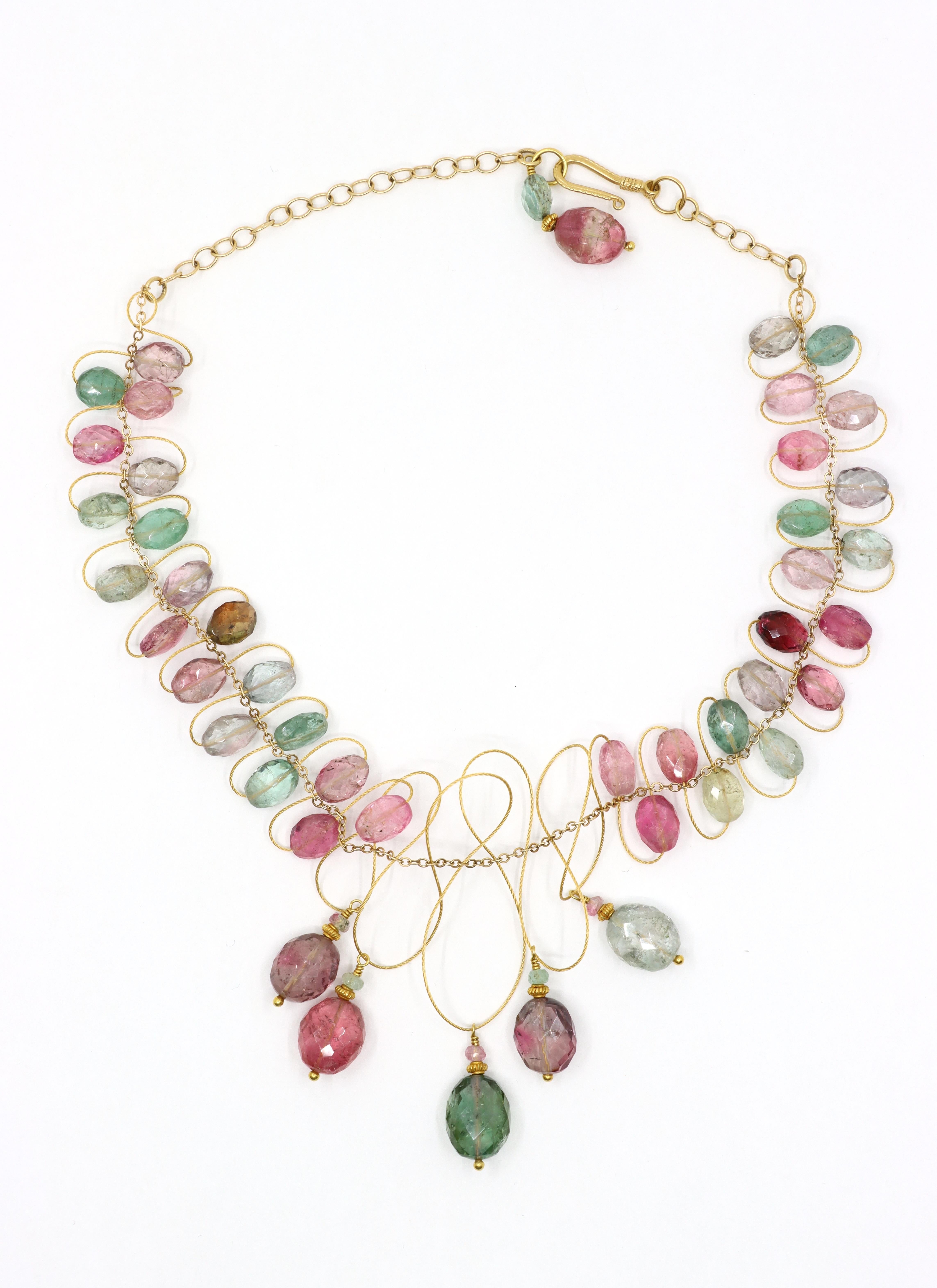 Collana di perle di cristallo multicolore in oro 18K In condizioni buone in vendita a Flushing, NY